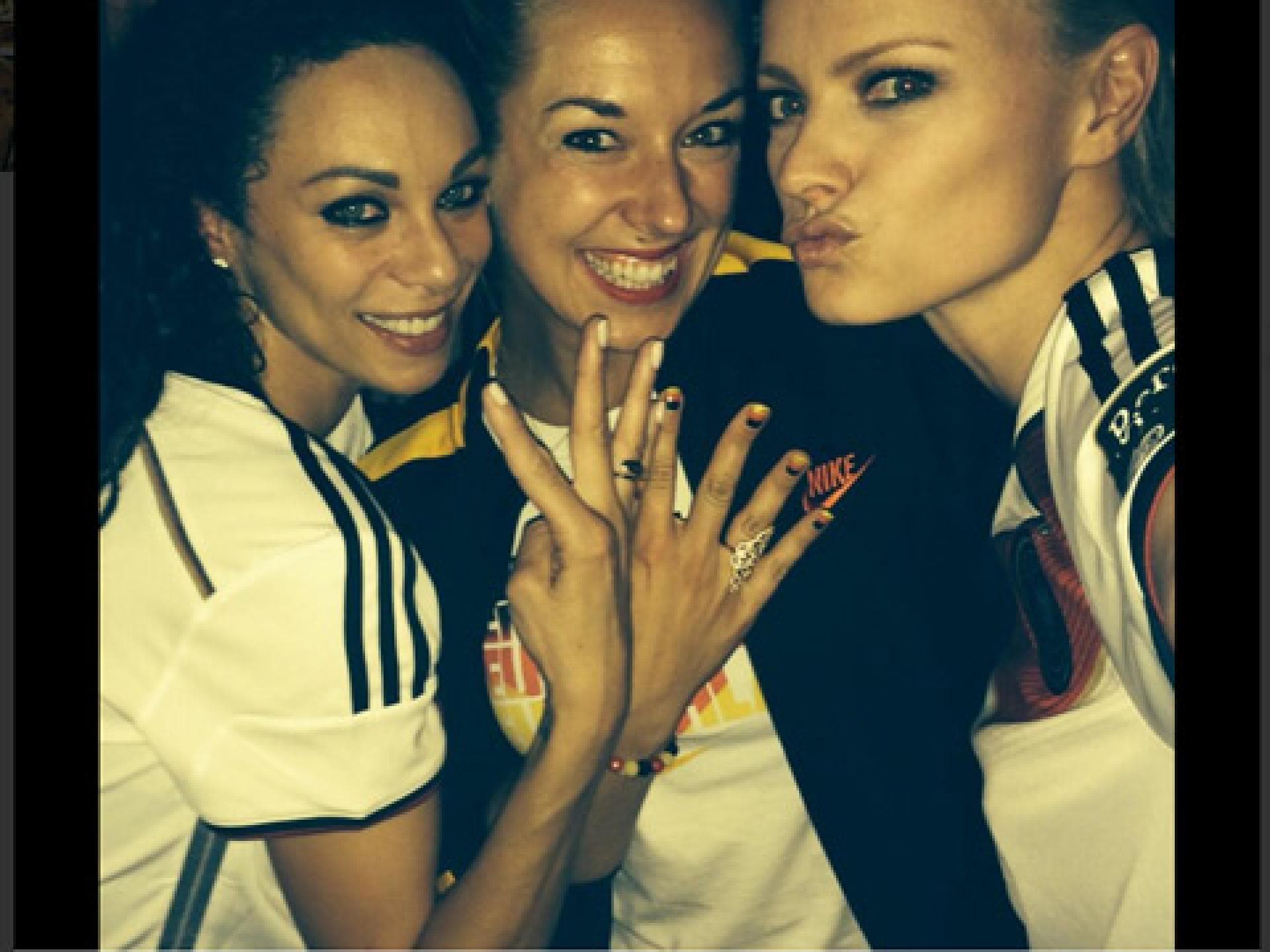 franziska-knuppe-twitter-wm-finale-480x480-1968985.jpg franziska-knuppe-twitter-wm-finale-480x480-1968985.jpg