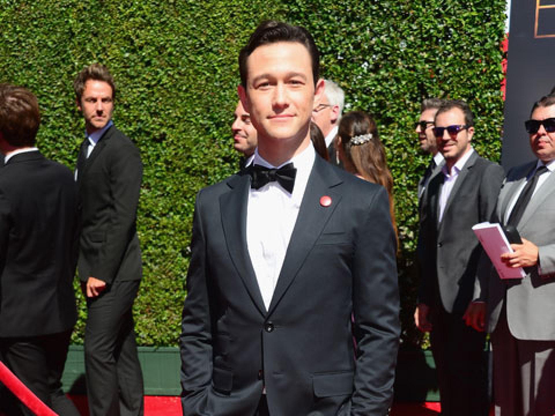 joseph-gordon-levitt-creative-emmy-awards-1979047.jpg