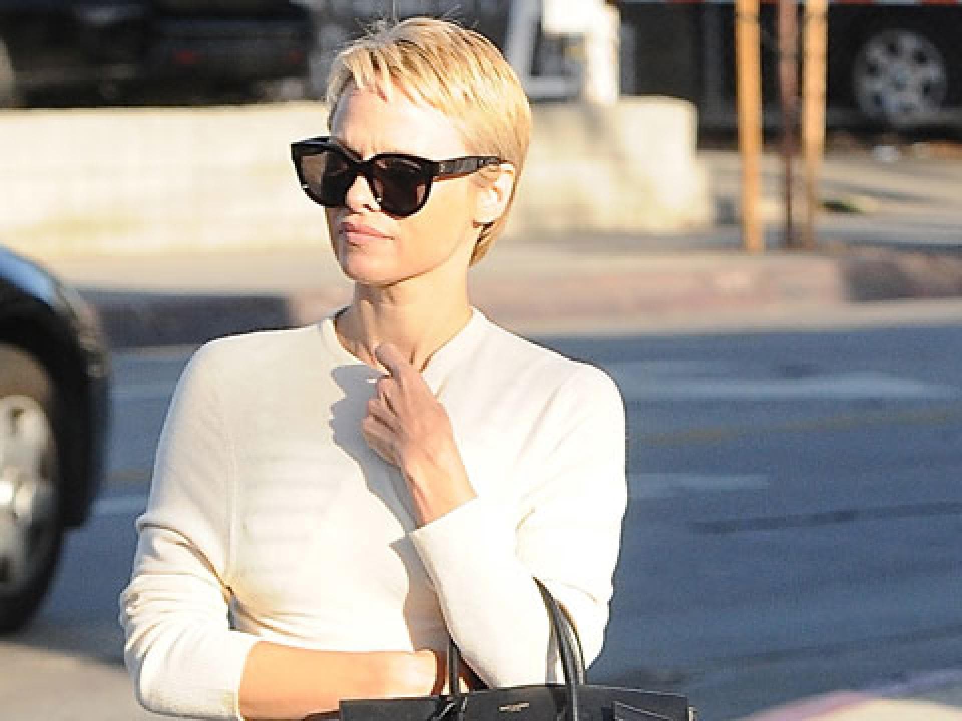 pamela-anderson-neuer-haarschnitt-480x360-1879233.jpg
