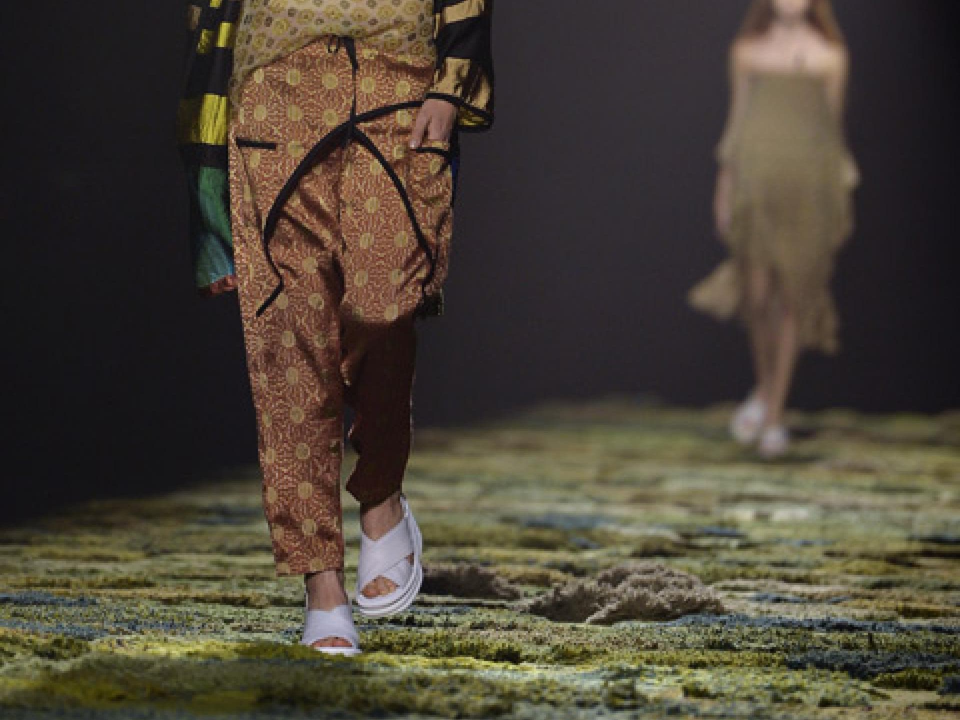 dries-van-noten-fs-2015-1988679.jpg