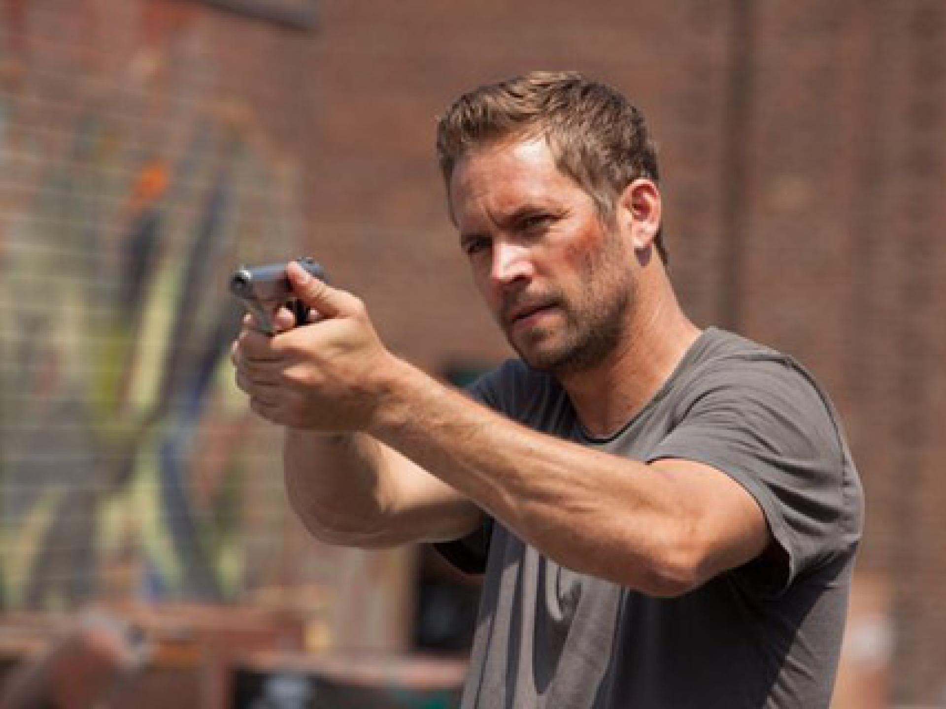 brick-mansions-paul-walker-480jpg-1940975.jpg