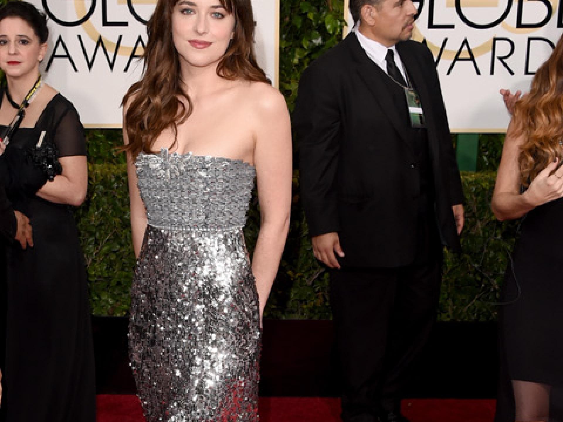 dakota-johnson-chanel-2017472.jpg