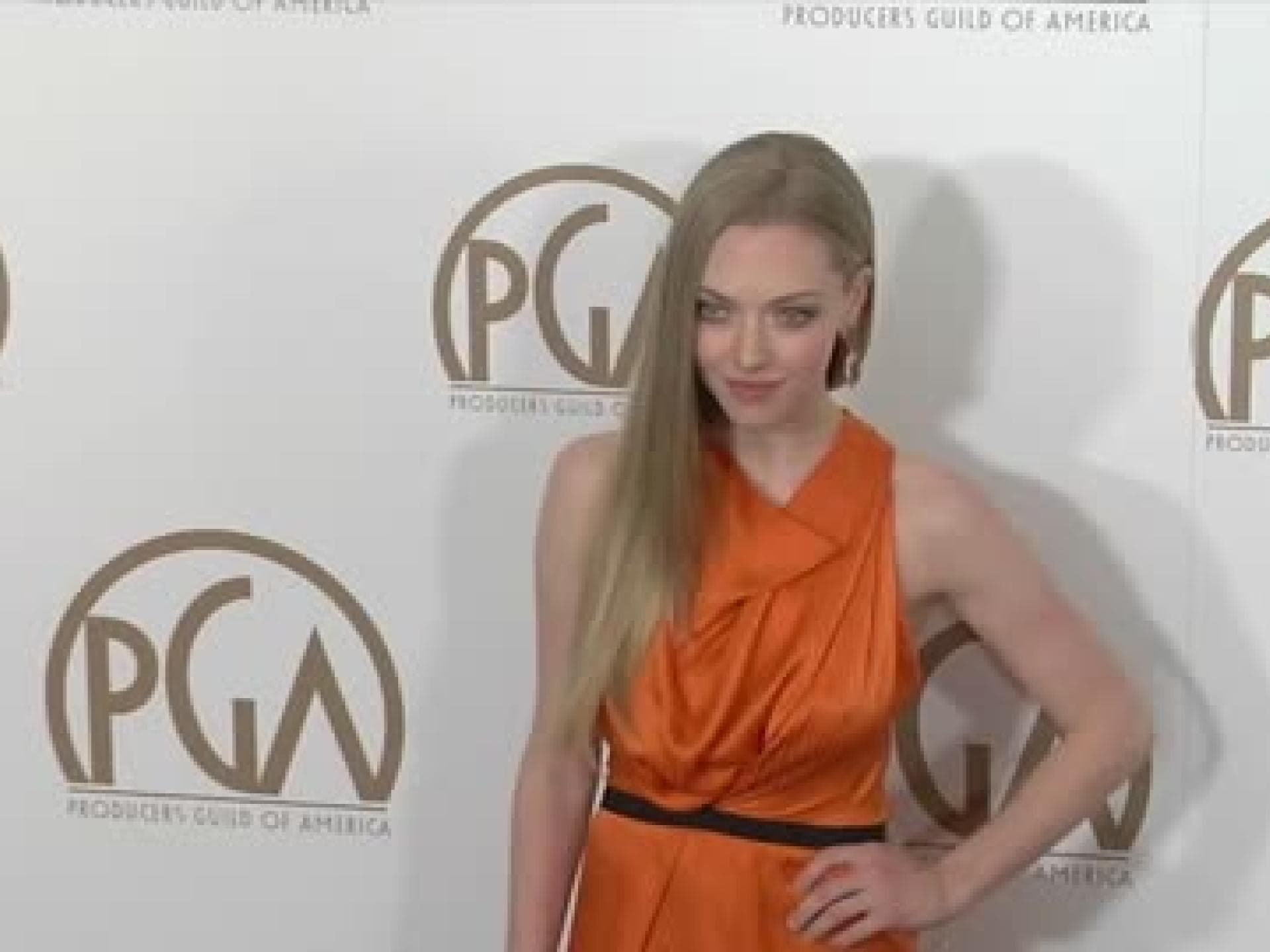 amanda-seyfrieds-brueste-werden-immer-kleiner-480x270-1786577.jpg