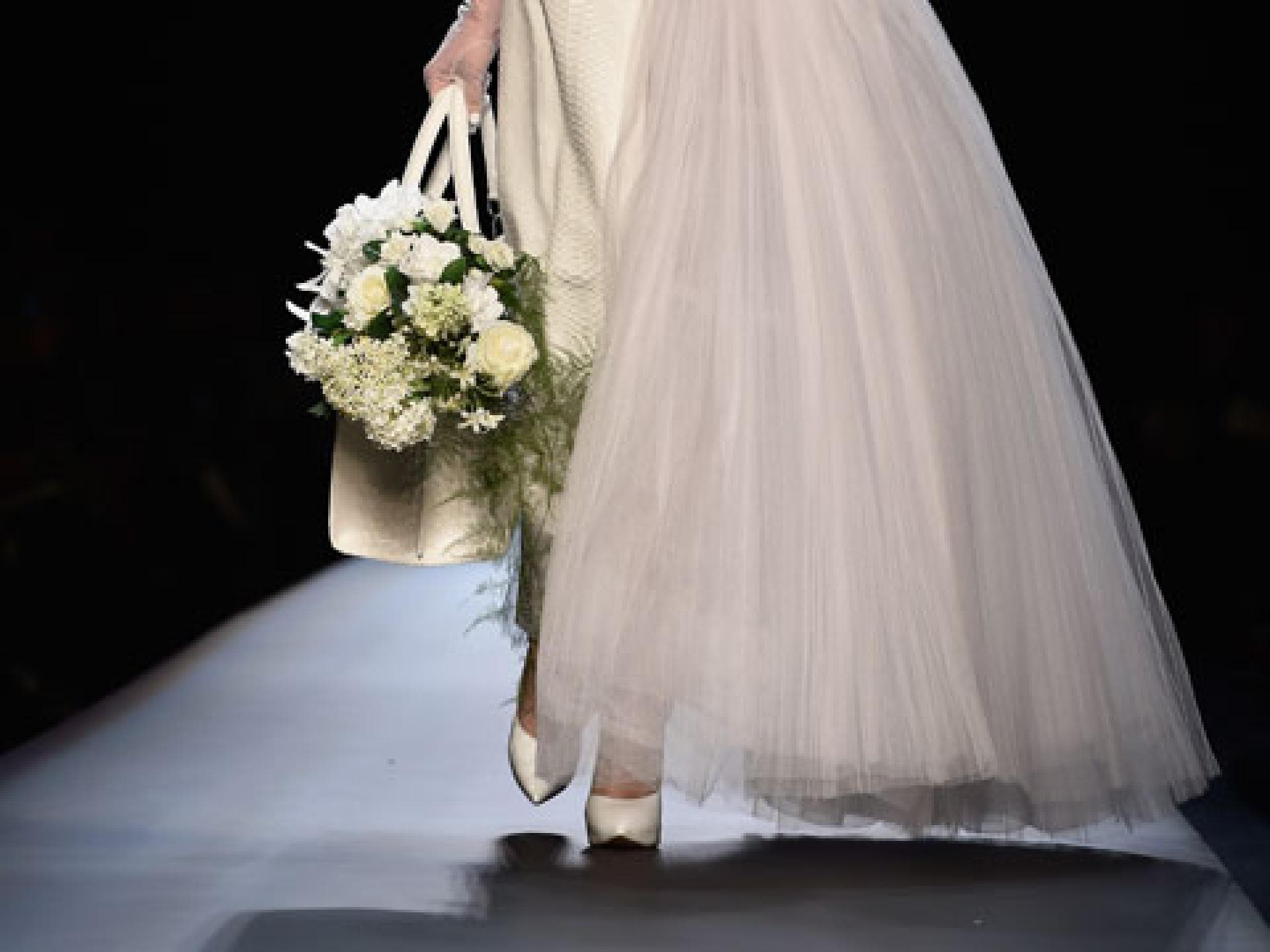 schizzo-bride-gaultier-480-2022923.jpg schizzo-bride-gaultier-480-2022923.jpg