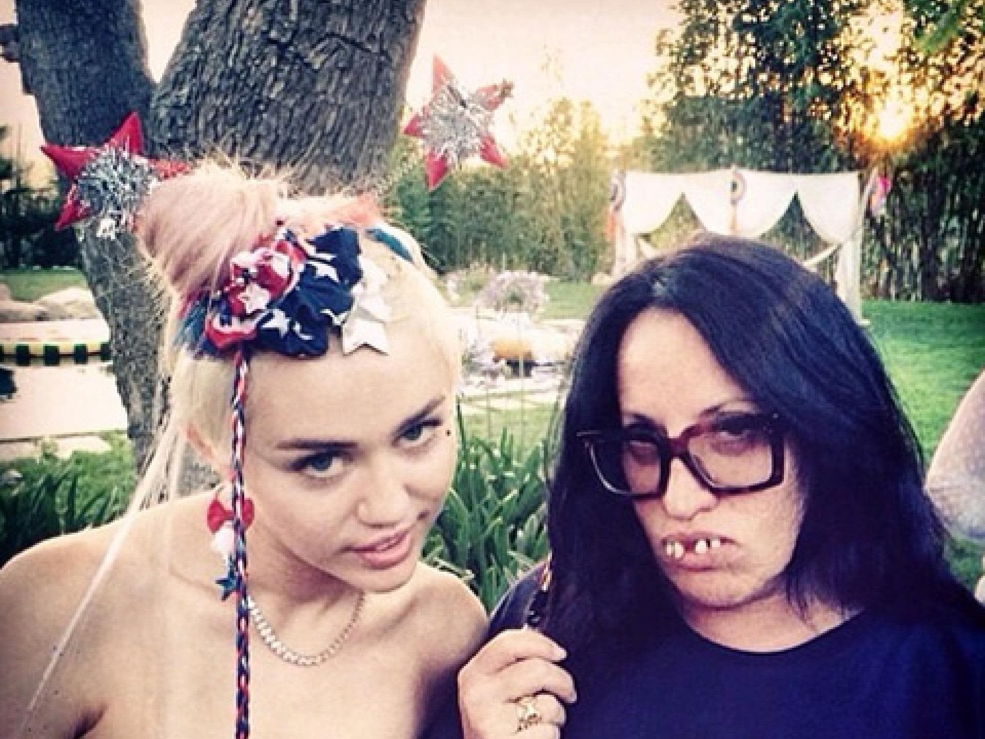 miley-4th-july-1967314.jpg