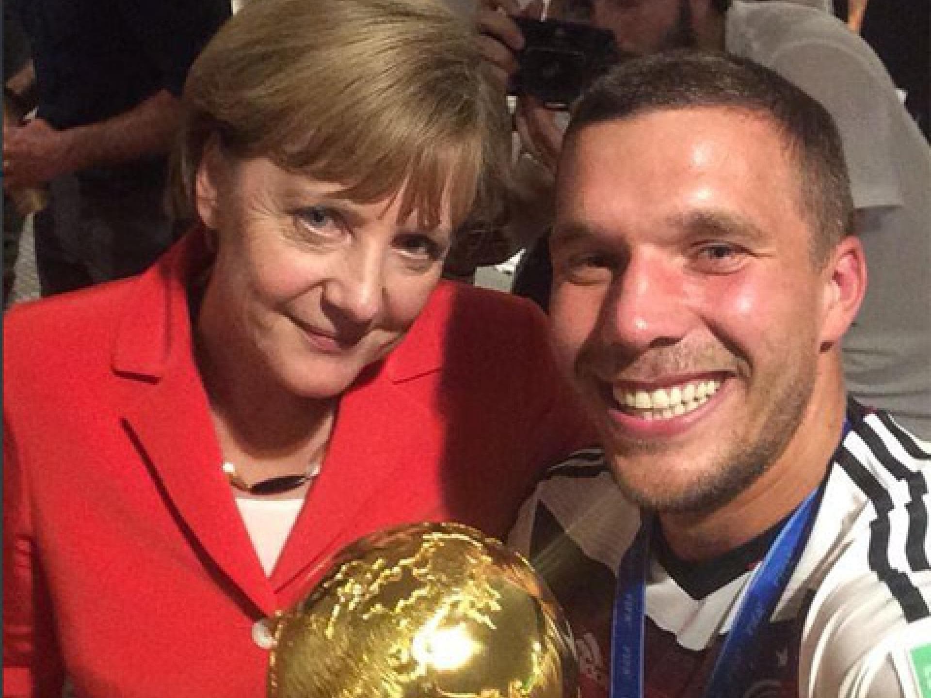 poldi-selfie-merkel-1967411.jpg