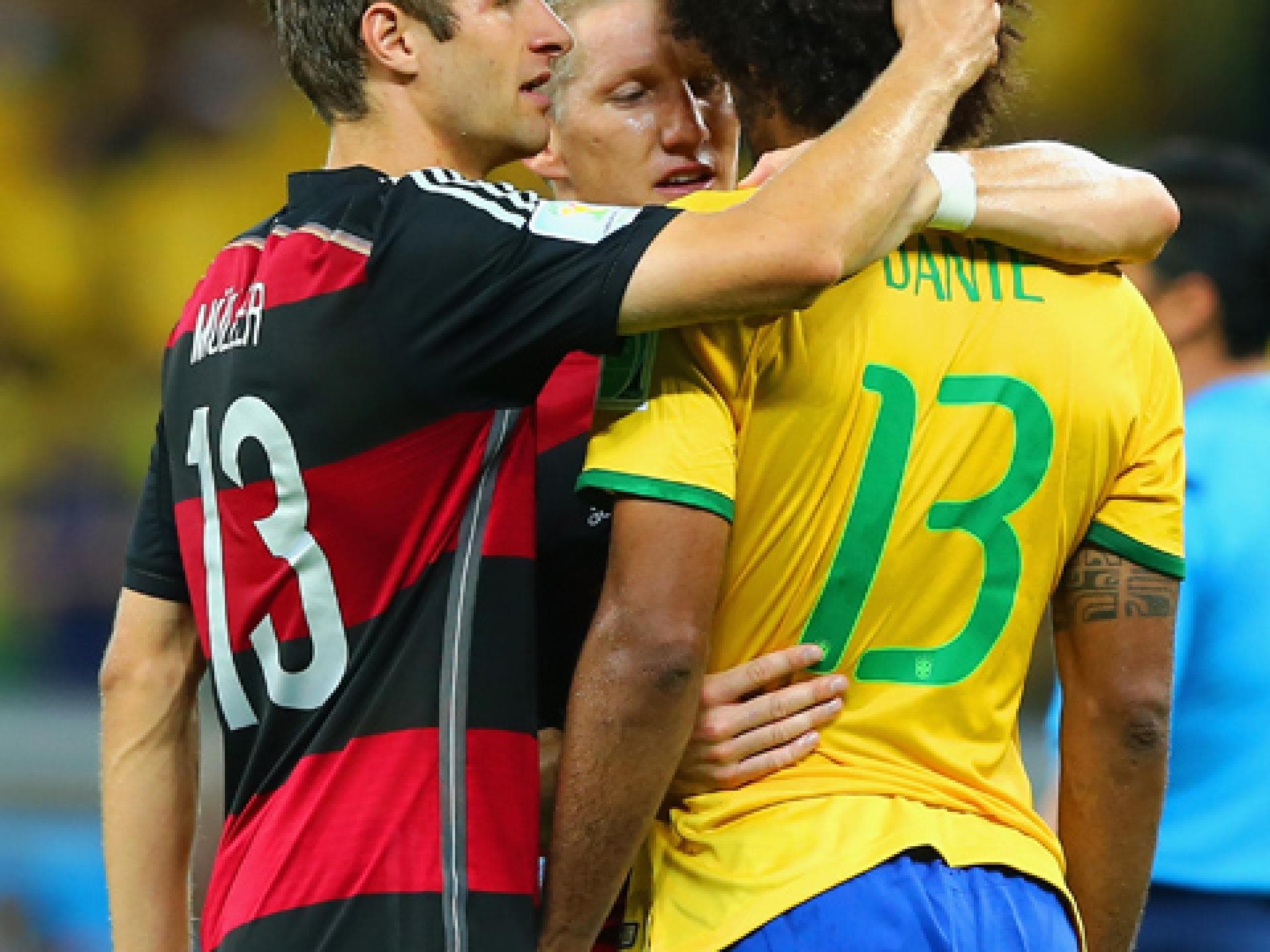 mueller-schweinsteiger-dante-halbfinale-1967917.jpg