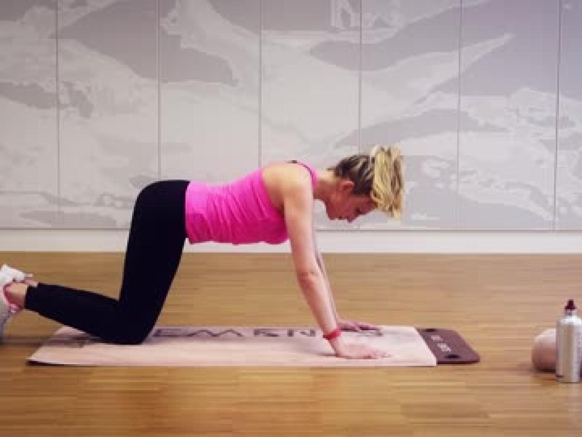 mini-workout-zirkel-1-liegestuetz-480x270-2043052.jpg