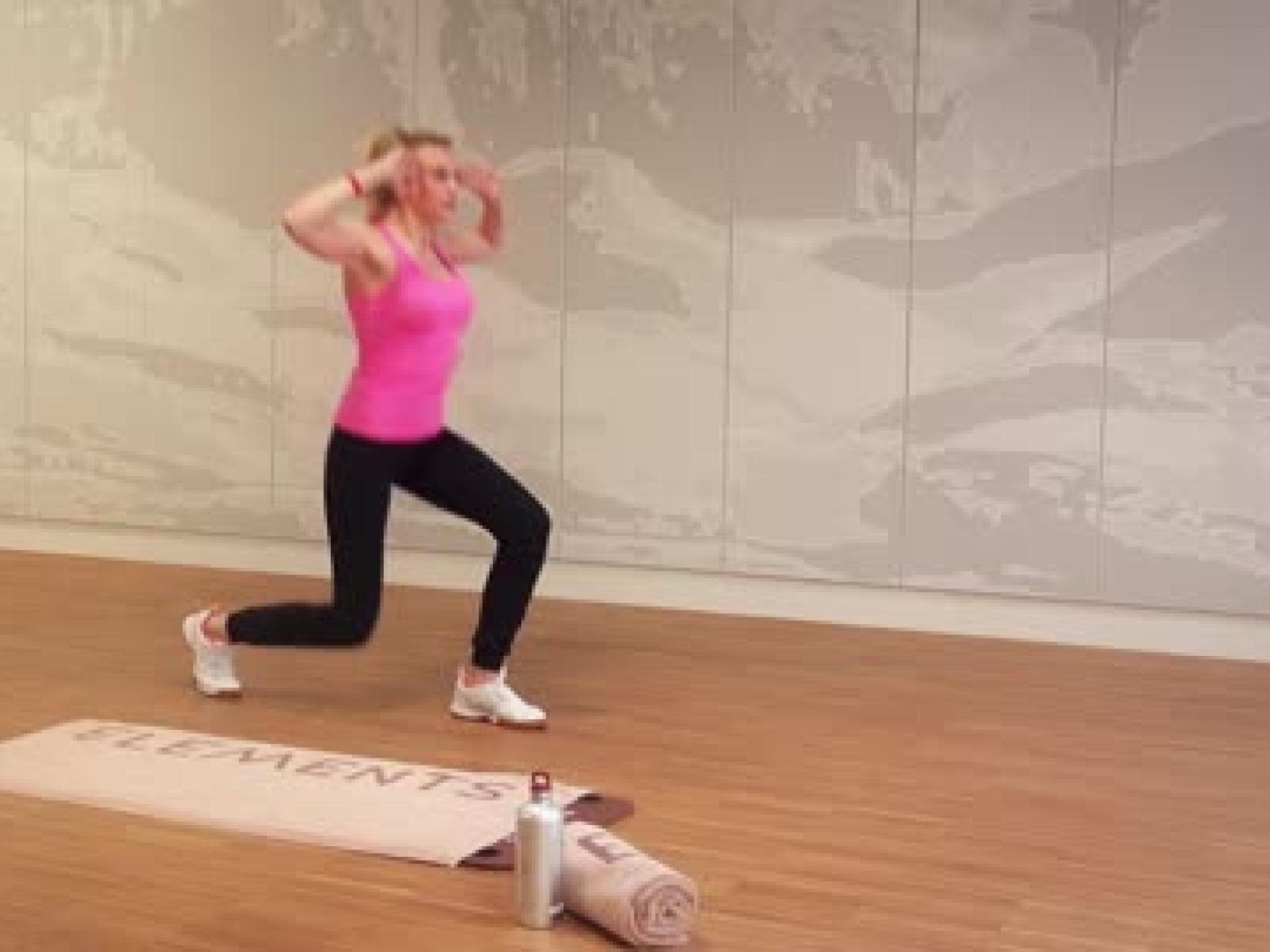 mini-workout-zirkel-1-ausfallschritt-mit-drehung-480x270-2043096.jpg