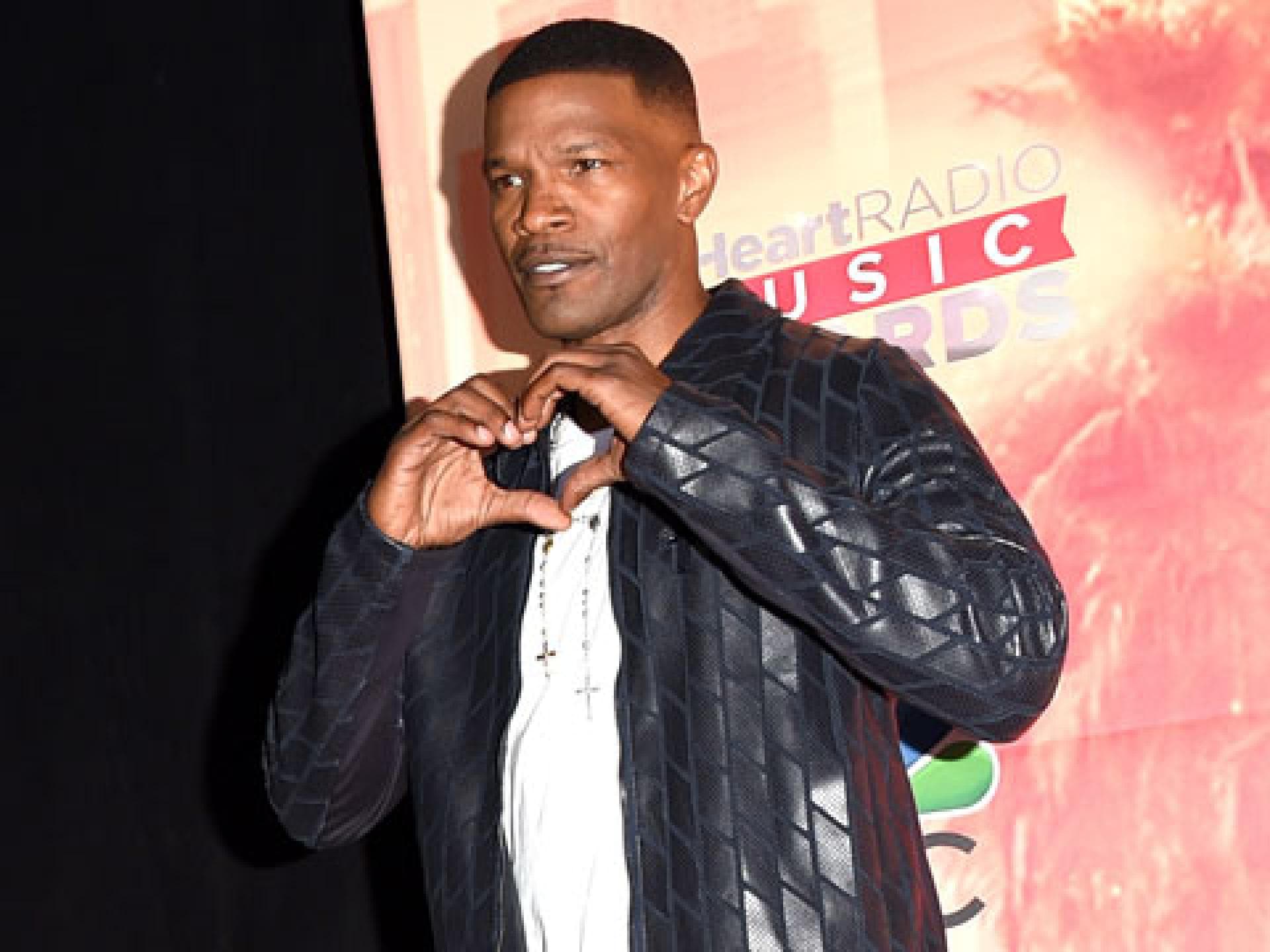 jamie-foxx-singt-tinder-480x360-2045502.jpg jamie-foxx-singt-tinder-480x360-2045502.jpg