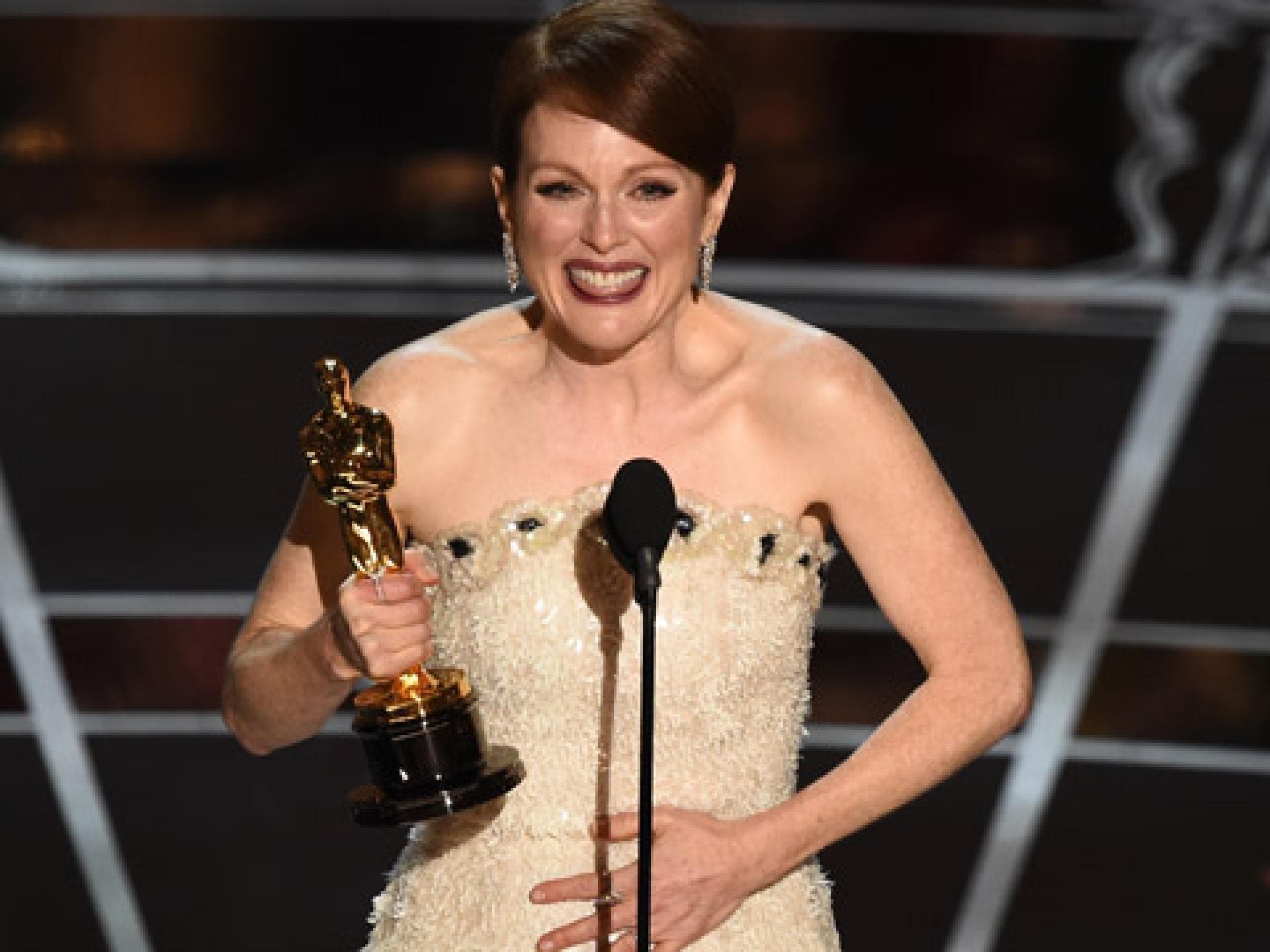 julianne-moore-480x360-1975544.jpg julianne-moore-480x360-1975544.jpg