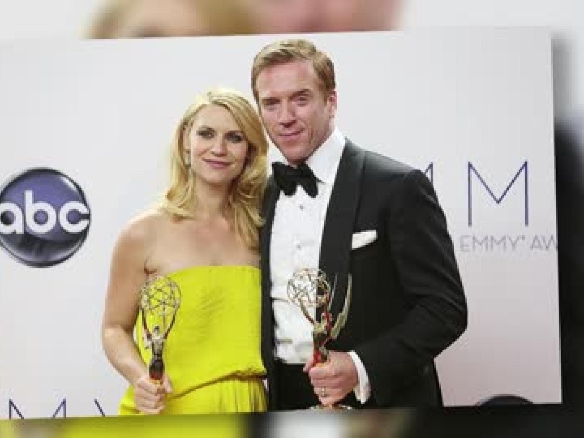 modern-family-und-homeland-sind-die-abraeumer-bei-den-emmys-2012-480x270-1667876.jpg
