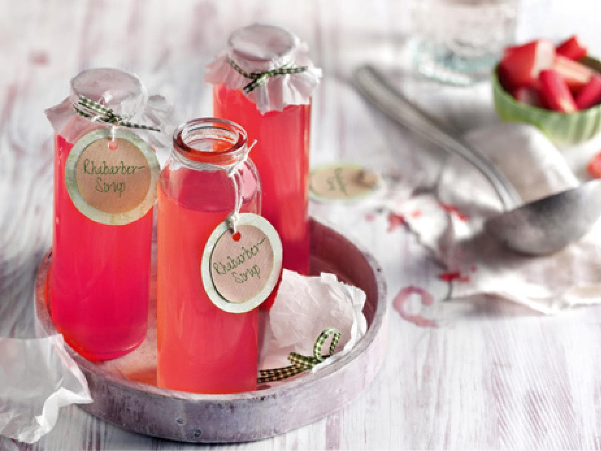 rhabarber-sirup-2053670.jpg