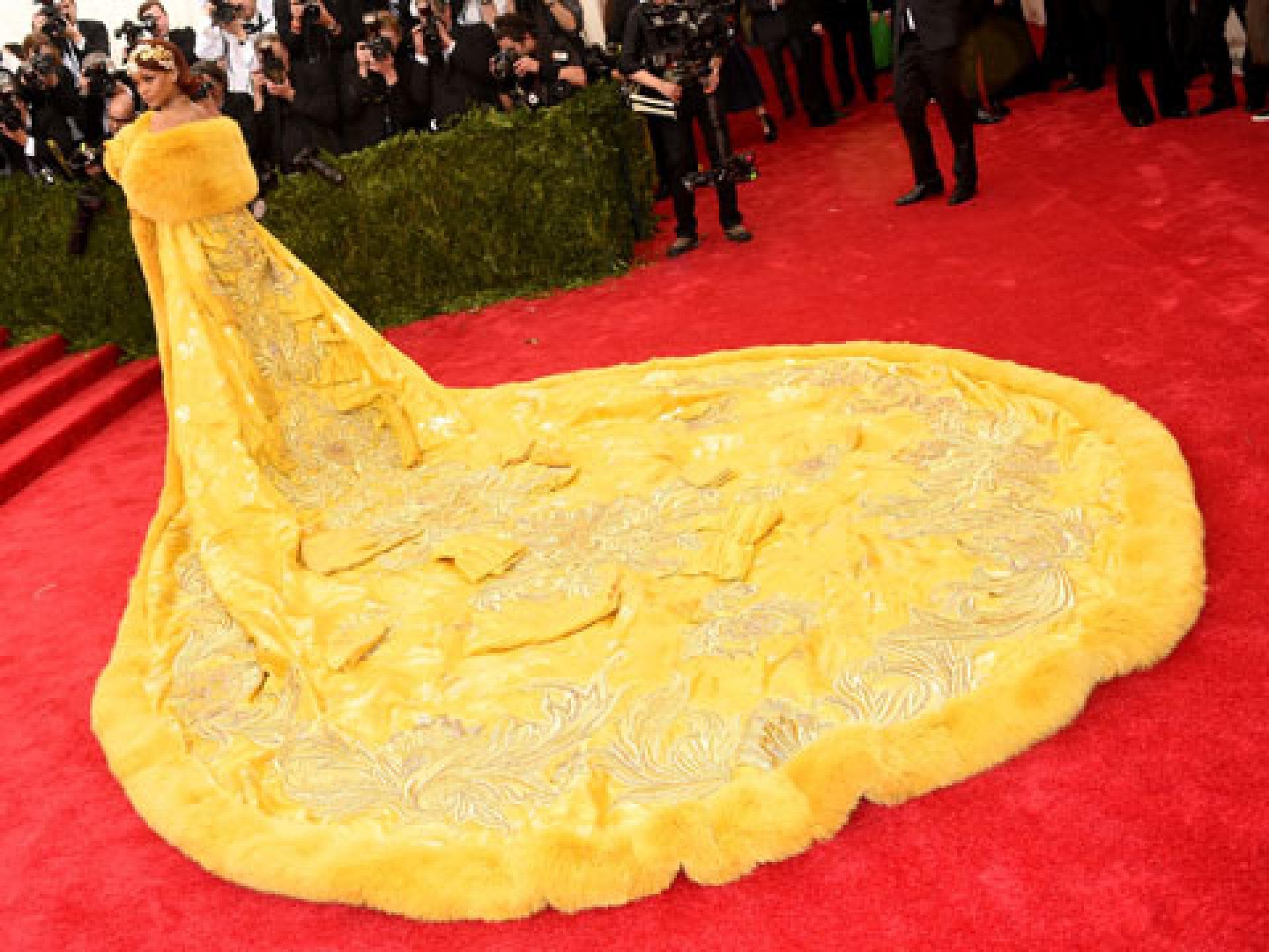 rihanna-meme-vorlage-met-2015-480-2049707.jpg