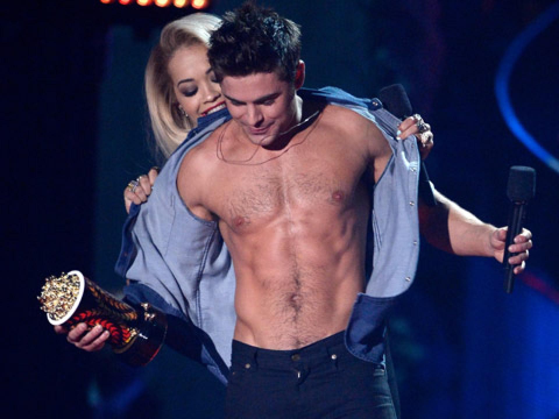 rita-ora-zieht-zac-efron-aus-480-1940806.jpg