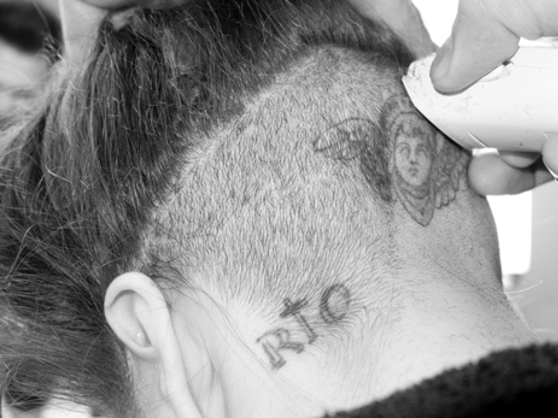 lady-gaga-kopf-tattoo-2-1966906.jpg