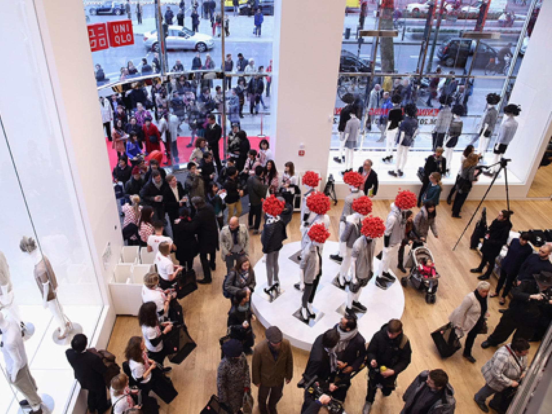 uniqlo-berlin-eroeffnung-1927814.jpg uniqlo-berlin-eroeffnung-1927814.jpg