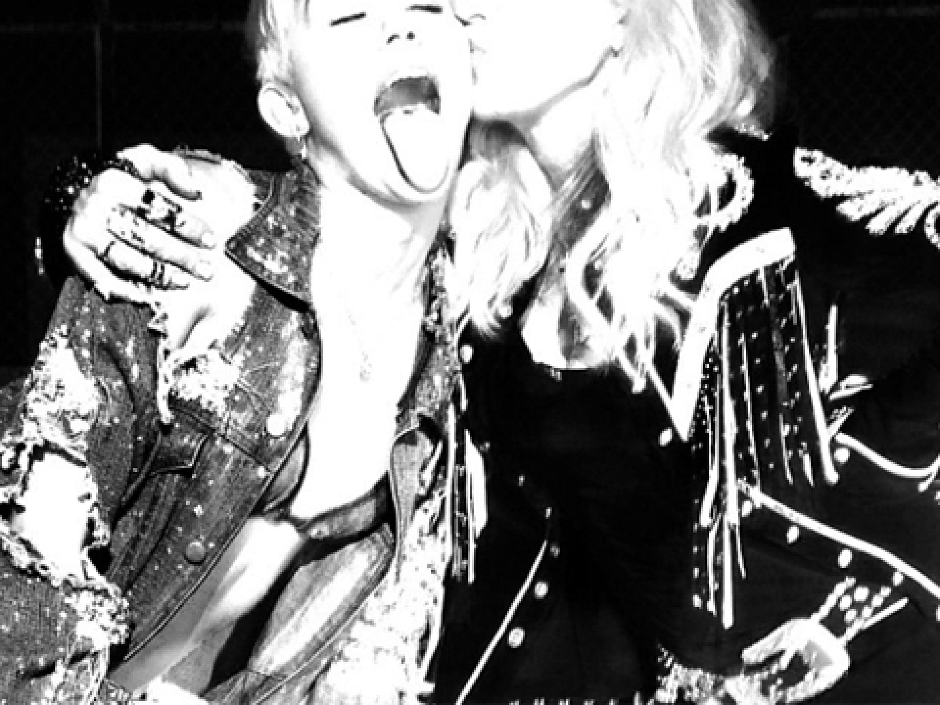madonna-und-miley-madonna-instagram-480x480-1912745.jpg madonna-und-miley-madonna-instagram-480x480-1912745.jpg