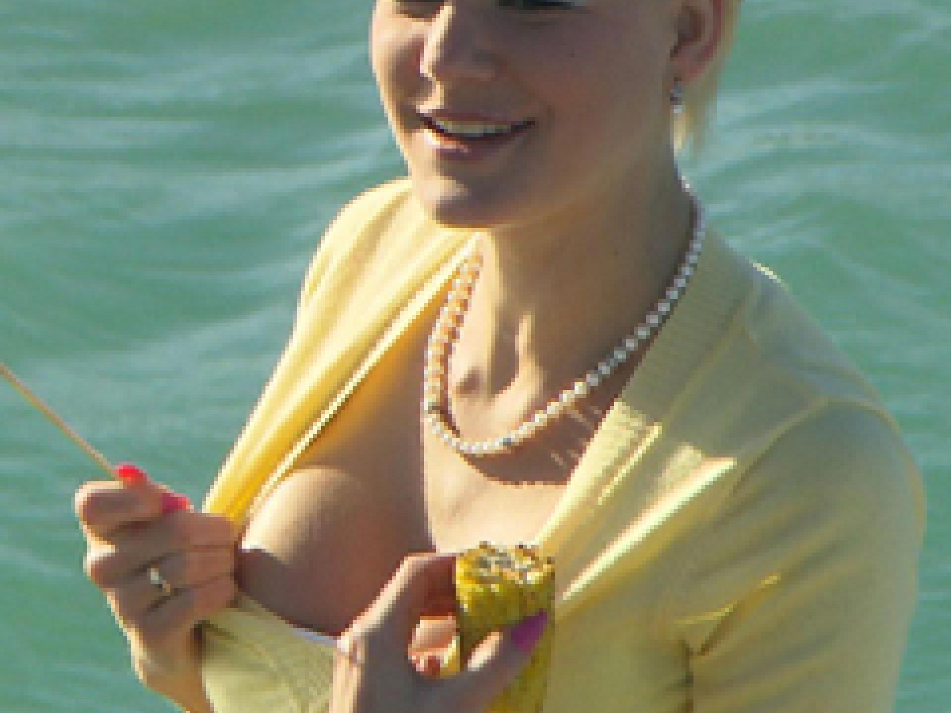 melanie-bachelor-rtl240x280-1892819.jpg