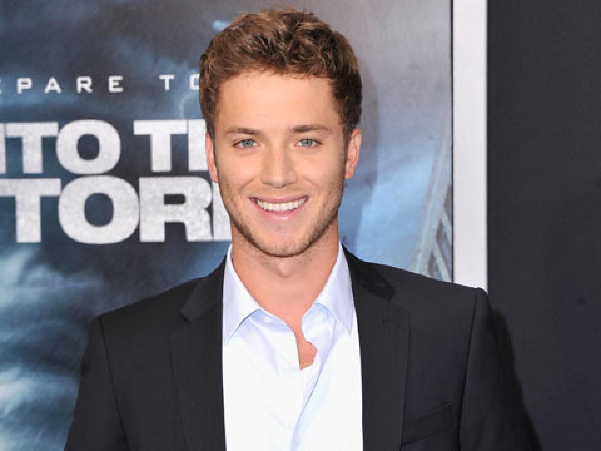 jeremy-sumpter-2080283.jpg jeremy-sumpter-2080283.jpg