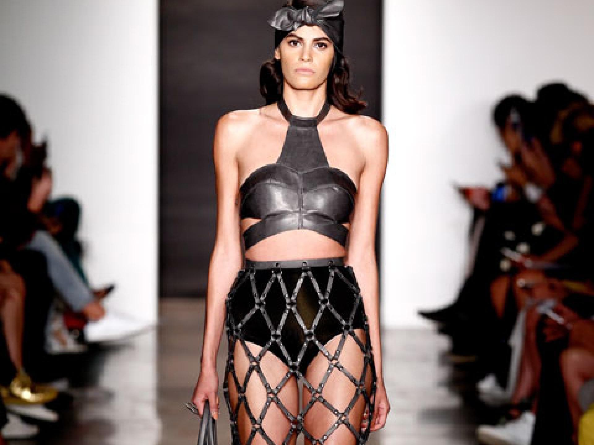 alisar-in-leder-bei-zana-bayne-nyfw-480x720-1853469.jpg alisar-in-leder-bei-zana-bayne-nyfw-480x720-1853469.jpg