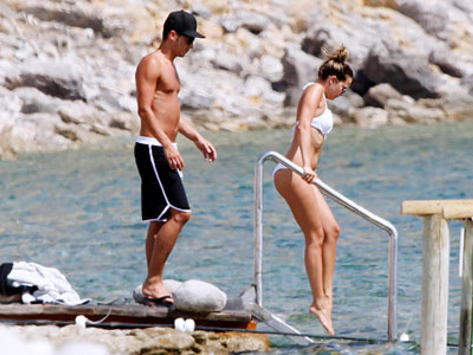 mandy-und-mesut-auf-ibiza-480x300-1853508.jpg mandy-und-mesut-auf-ibiza-480x300-1853508.jpg