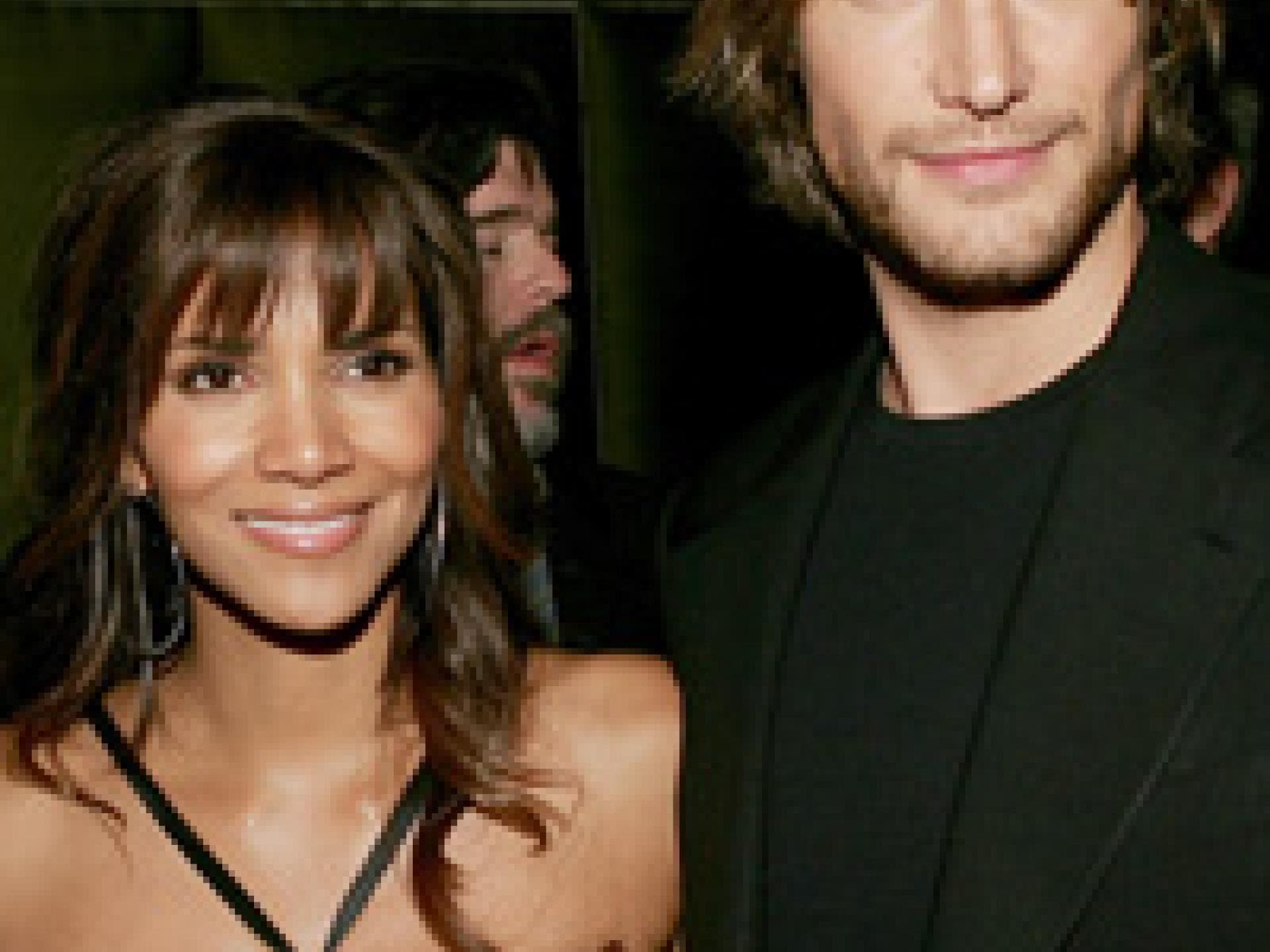 halle-berry-bringt-maedchen-zur-welt-200x300-28884.jpg halle-berry-bringt-maedchen-zur-welt-200x300-28884.jpg