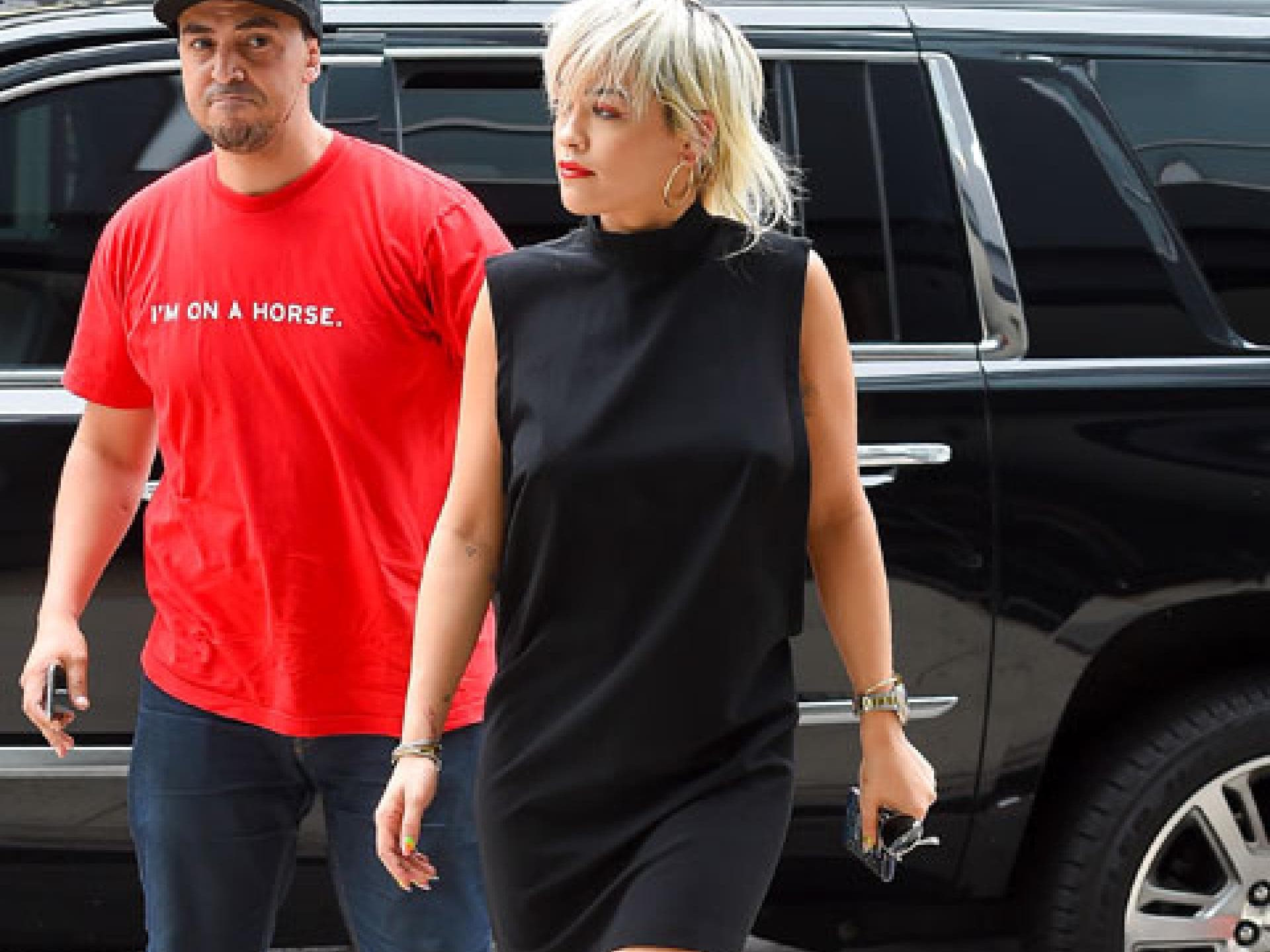 rita-ora-im-kleinen-schwarzen-480-spl-2061064.jpg