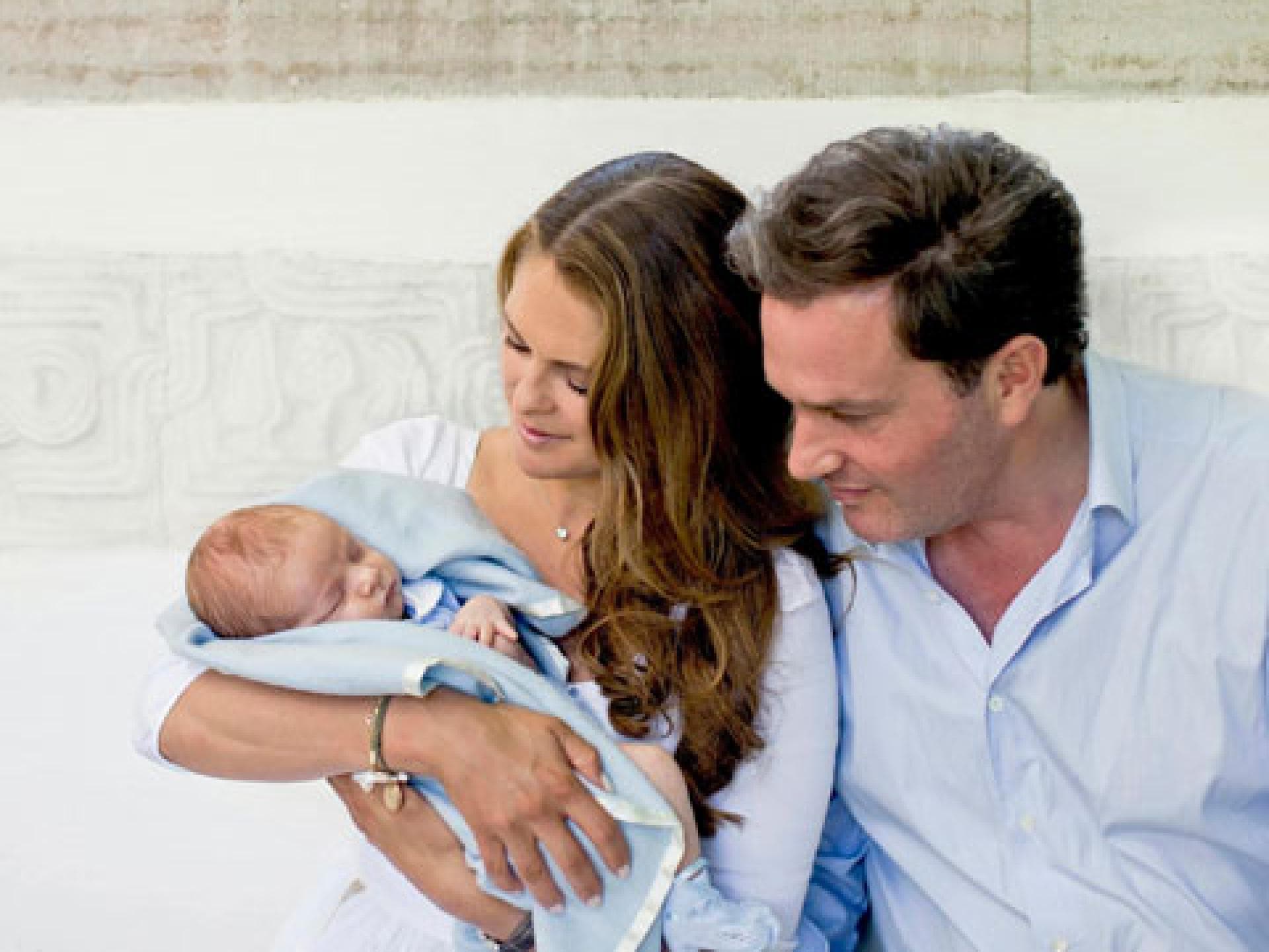prinzessin-madeleine-ihr-mann-und-baby-ddp-480-2070982.jpg