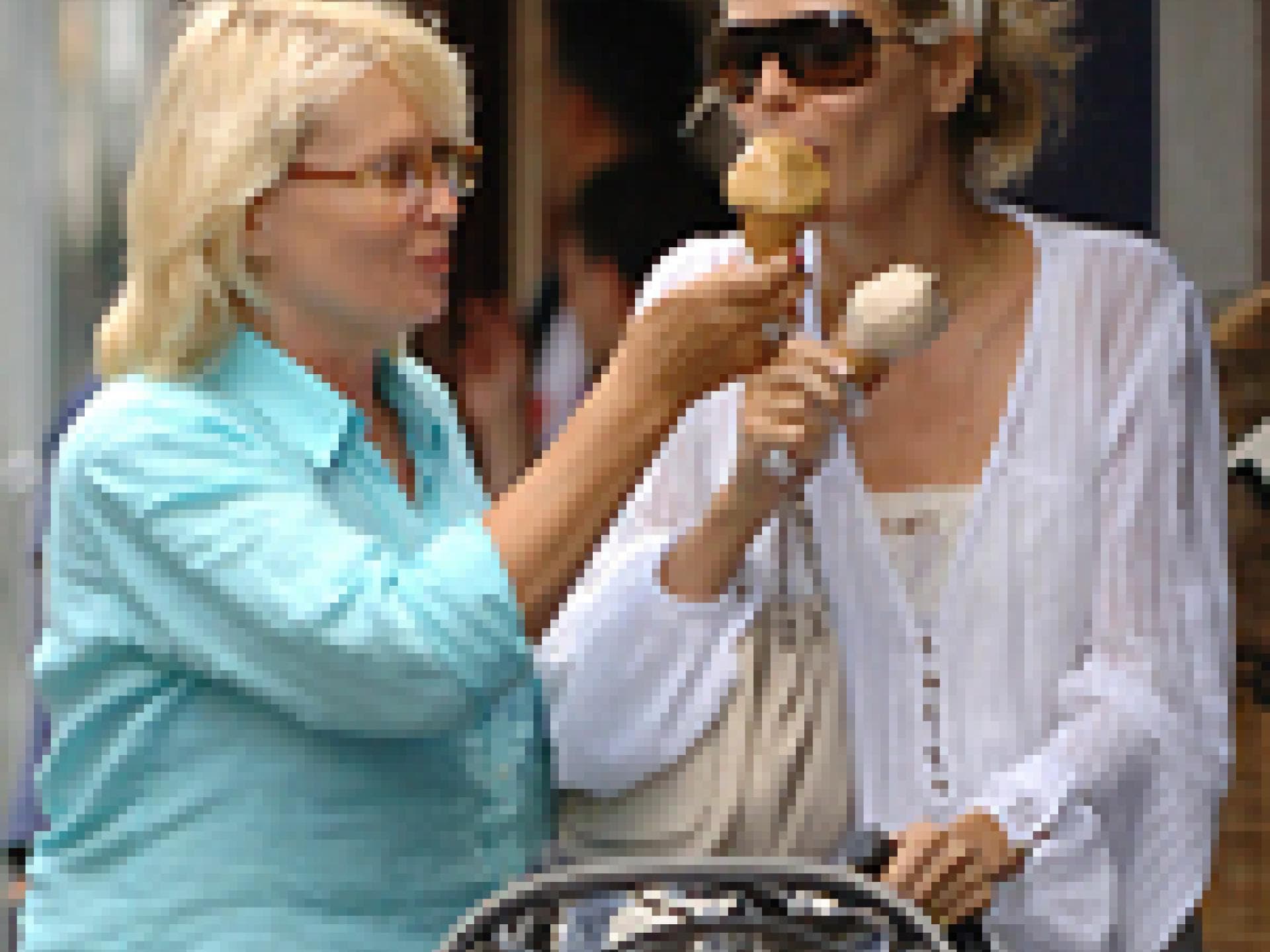heidi-klum-kann-eis-nicht-wiederstehen-150x150-bild-2-985495.jpg heidi-klum-kann-eis-nicht-wiederstehen-150x150-bild-2-985495.jpg