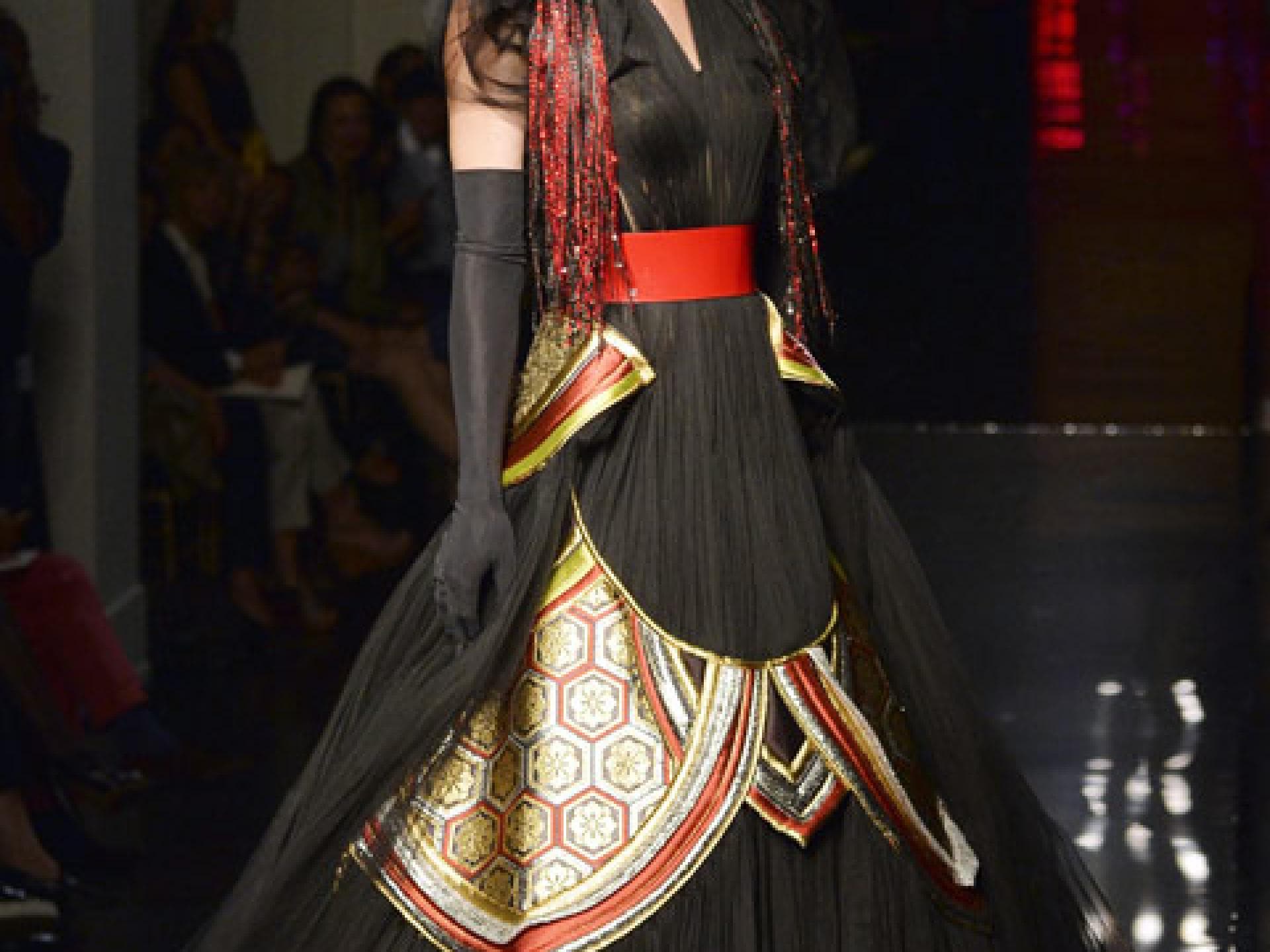 conchita-wurst-jean-paul-gaultier-2052977.jpg conchita-wurst-jean-paul-gaultier-2052977.jpg