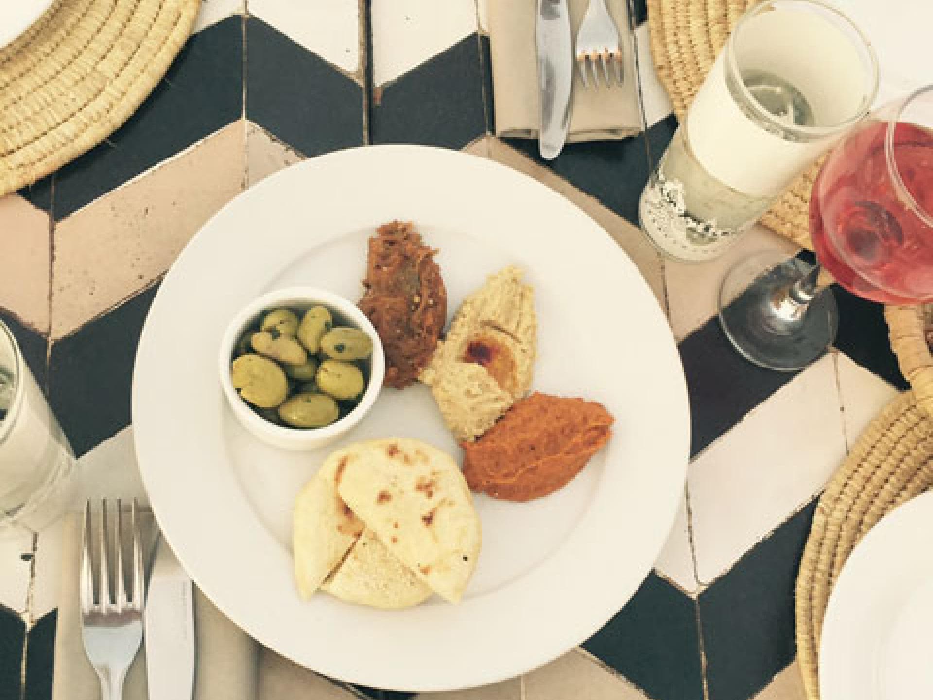 hummus-nomad-2057637.jpg hummus-nomad-2057637.jpg