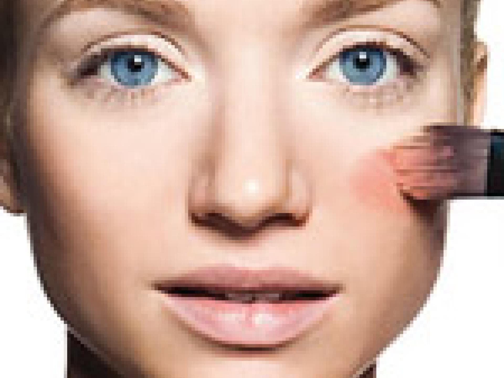 make-up-tutorials-rouge-auftragen-150x150-bild-1-919195.jpg make-up-tutorials-rouge-auftragen-150x150-bild-1-919195.jpg