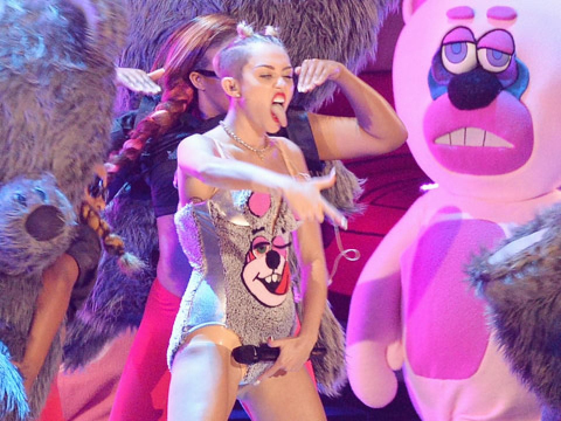 miley-cyrus-vmas-2013-1851190.jpg