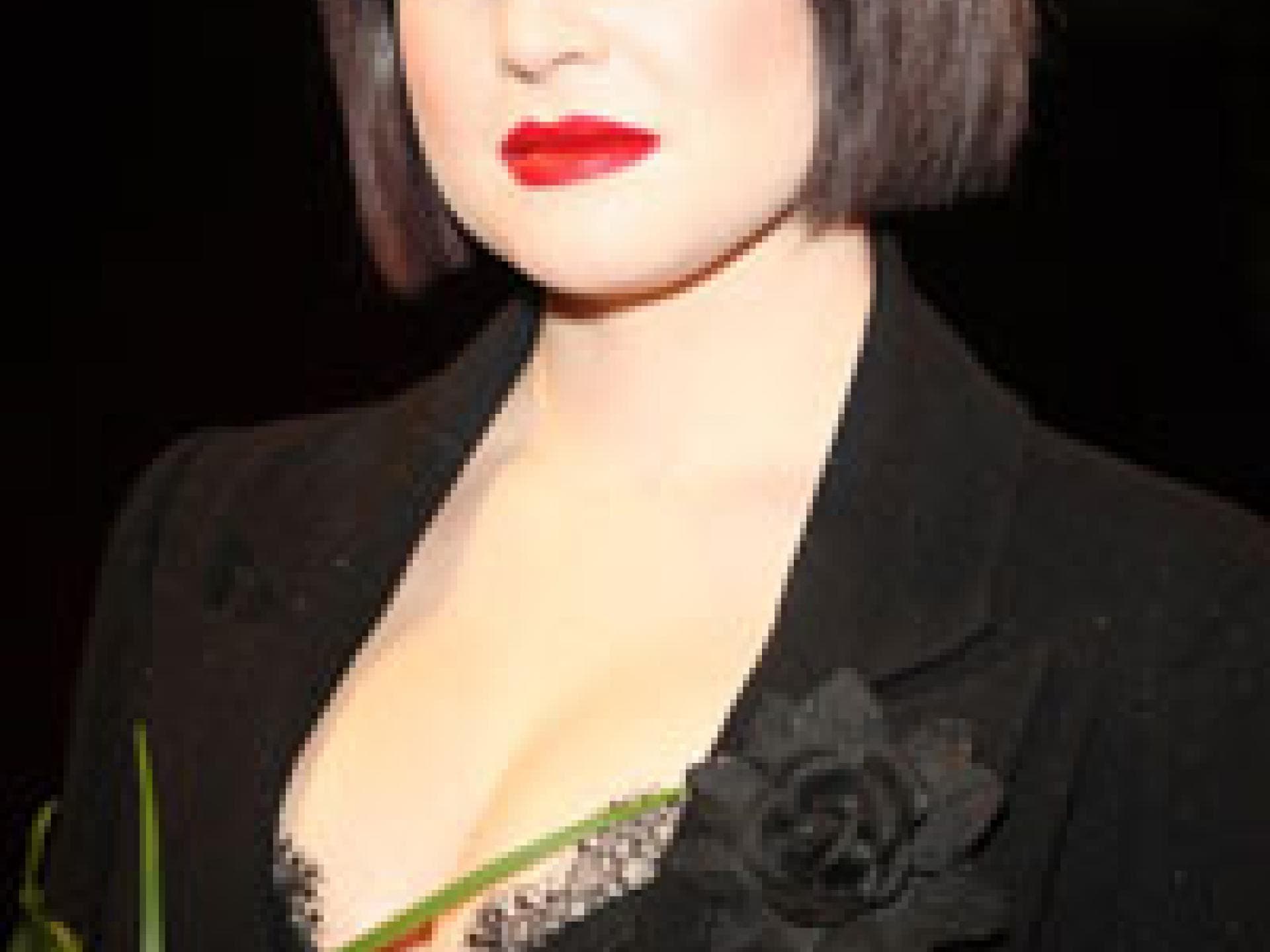 kelly-osbourne-liess-sich-bei-blugirl-blicken-bild-getty-images-200x300-10222.jpg kelly-osbourne-liess-sich-bei-blugirl-blicken-bild-getty-images-200x300-10222.jpg