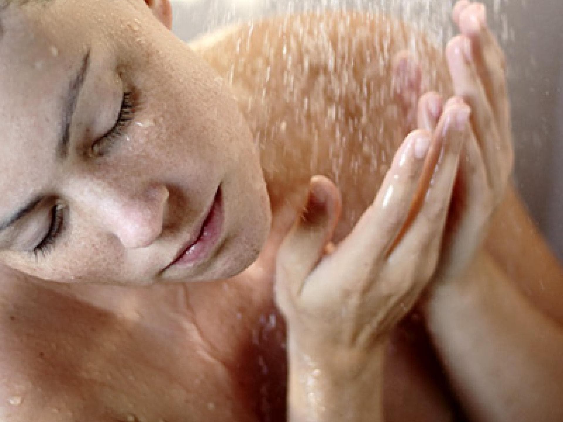 Tipps bei Hitze: lauwarm duschen