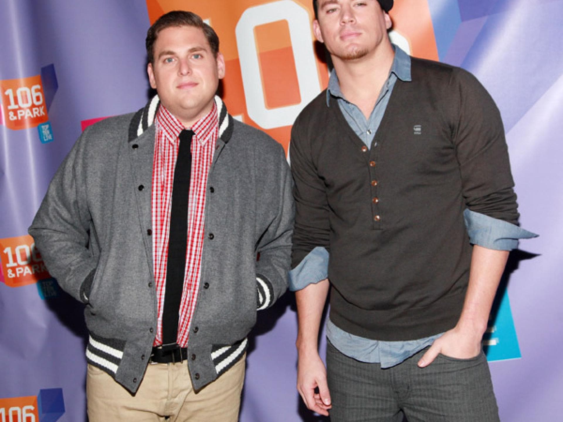 Körpersprache Mann: Hand in der Hosentasche