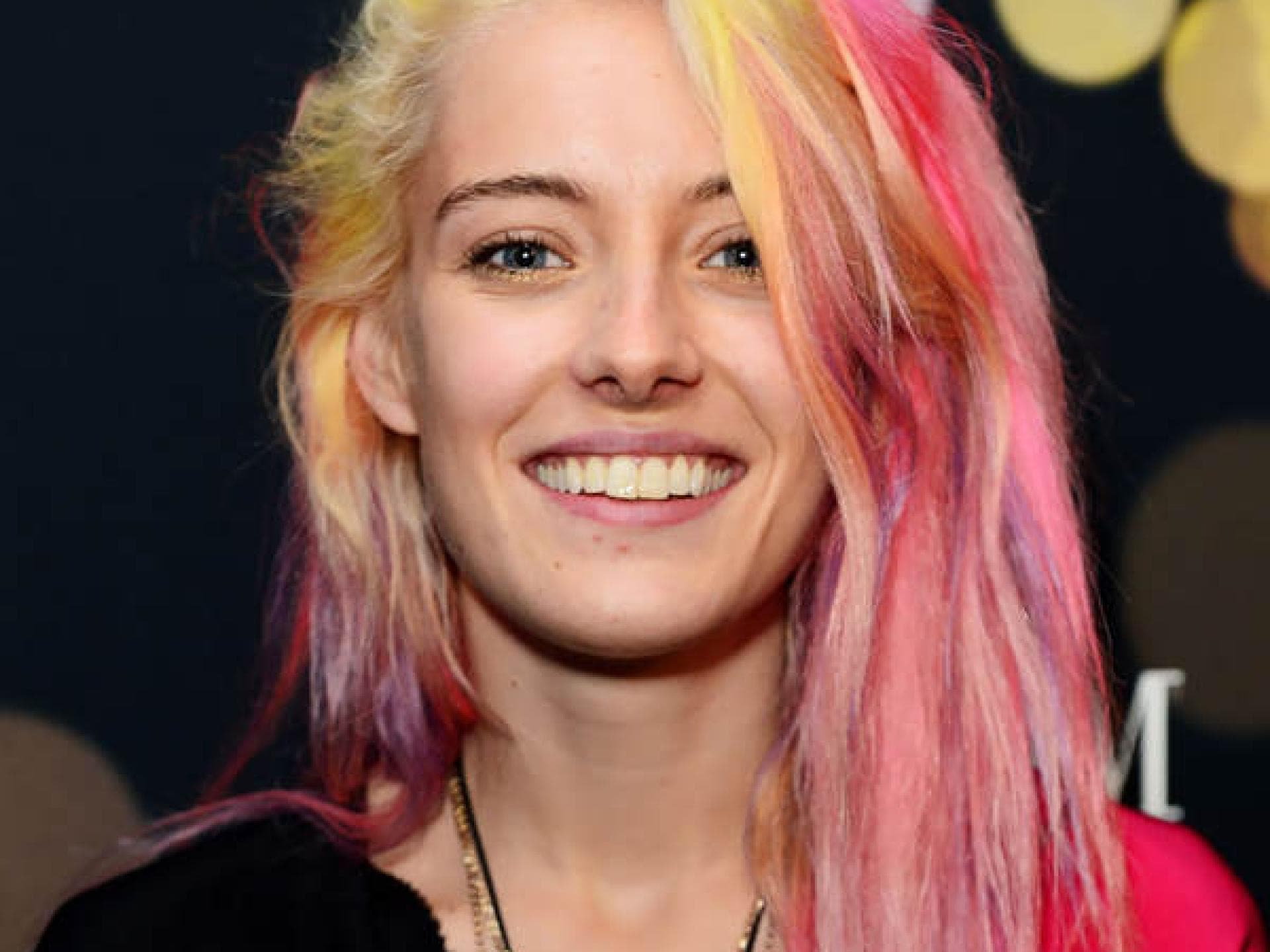 Haare verfärbt Haare verfärbt