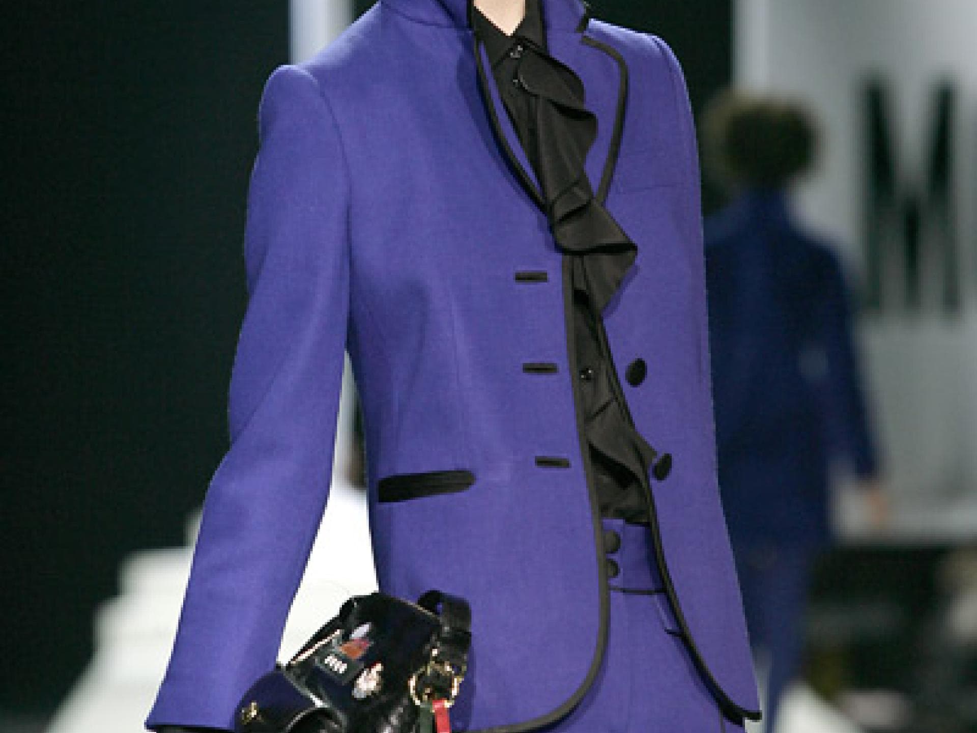 trendfarben koenigsblau und ultraviolett