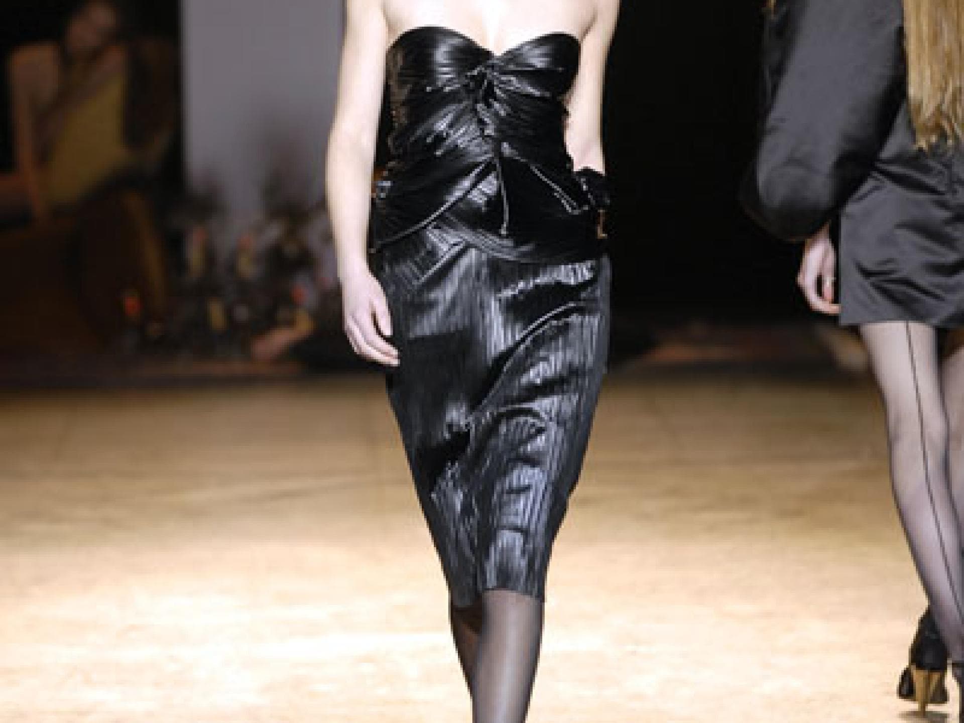 Glänzendes Bustierkleid von F. Scoliamiglio