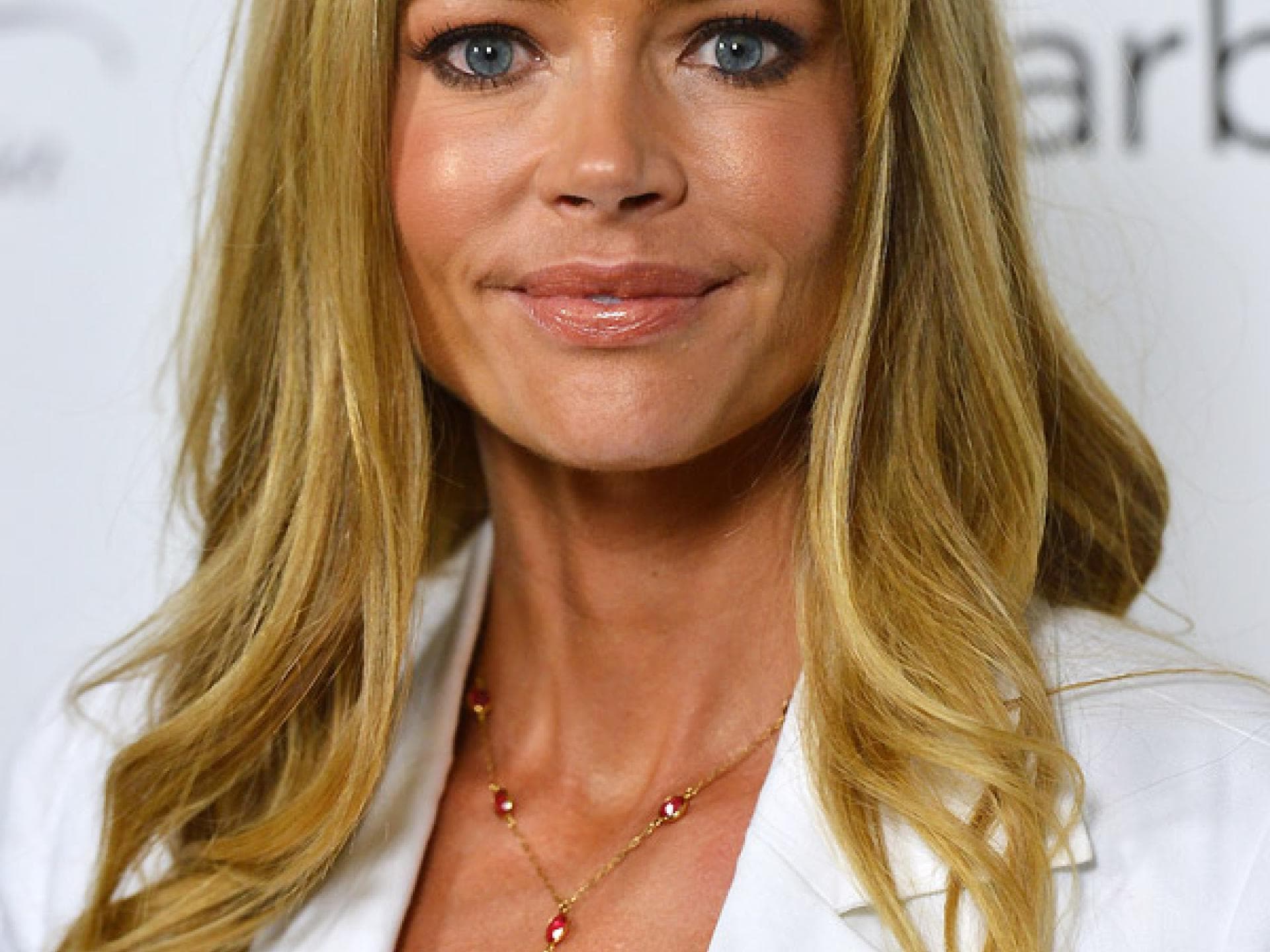Denise Richards, kross gebräunt Denise Richards, kross gebräunt