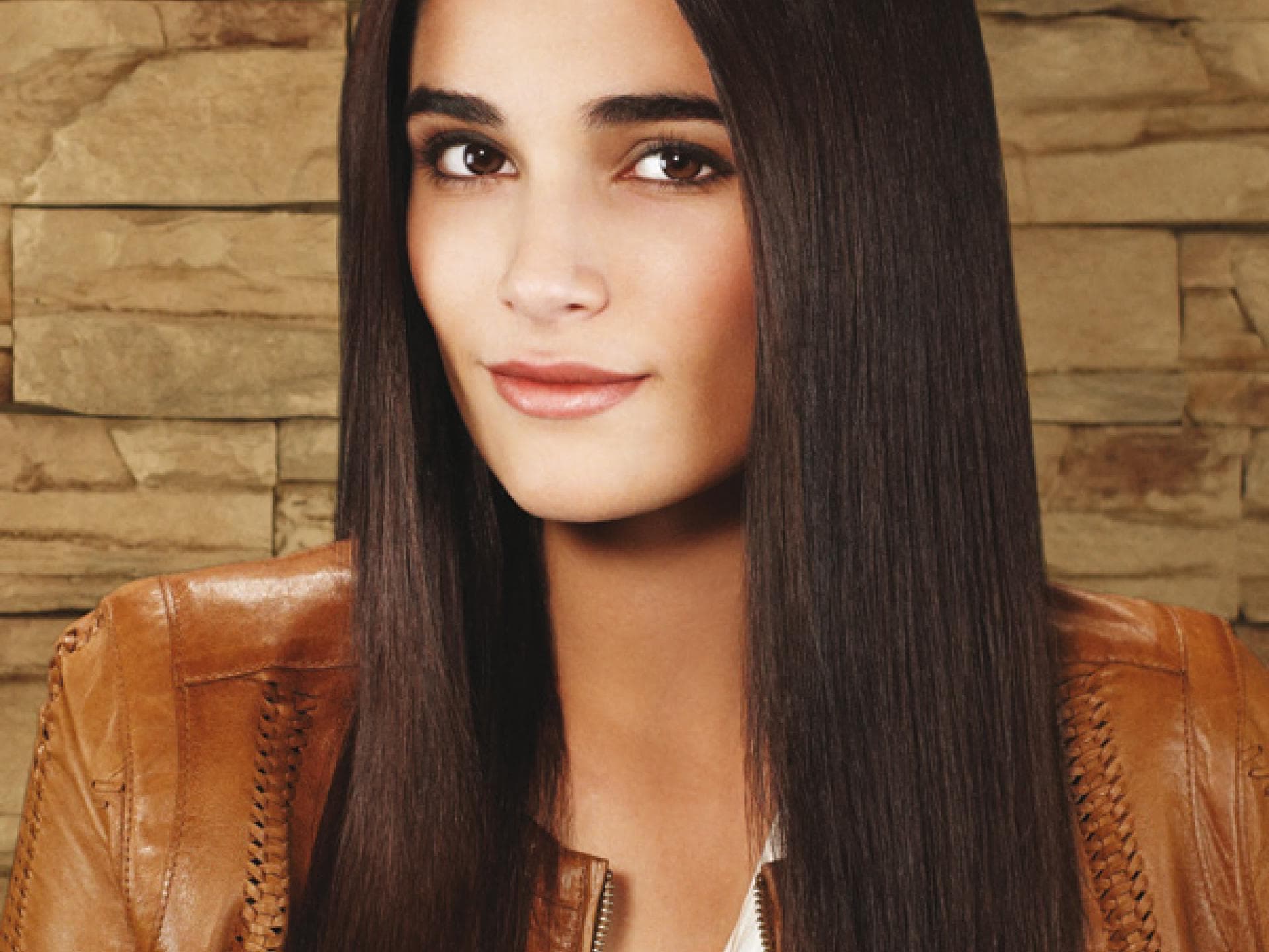 Trendfrisur für langes, glattes Haar Trendfrisur für langes, glattes Haar