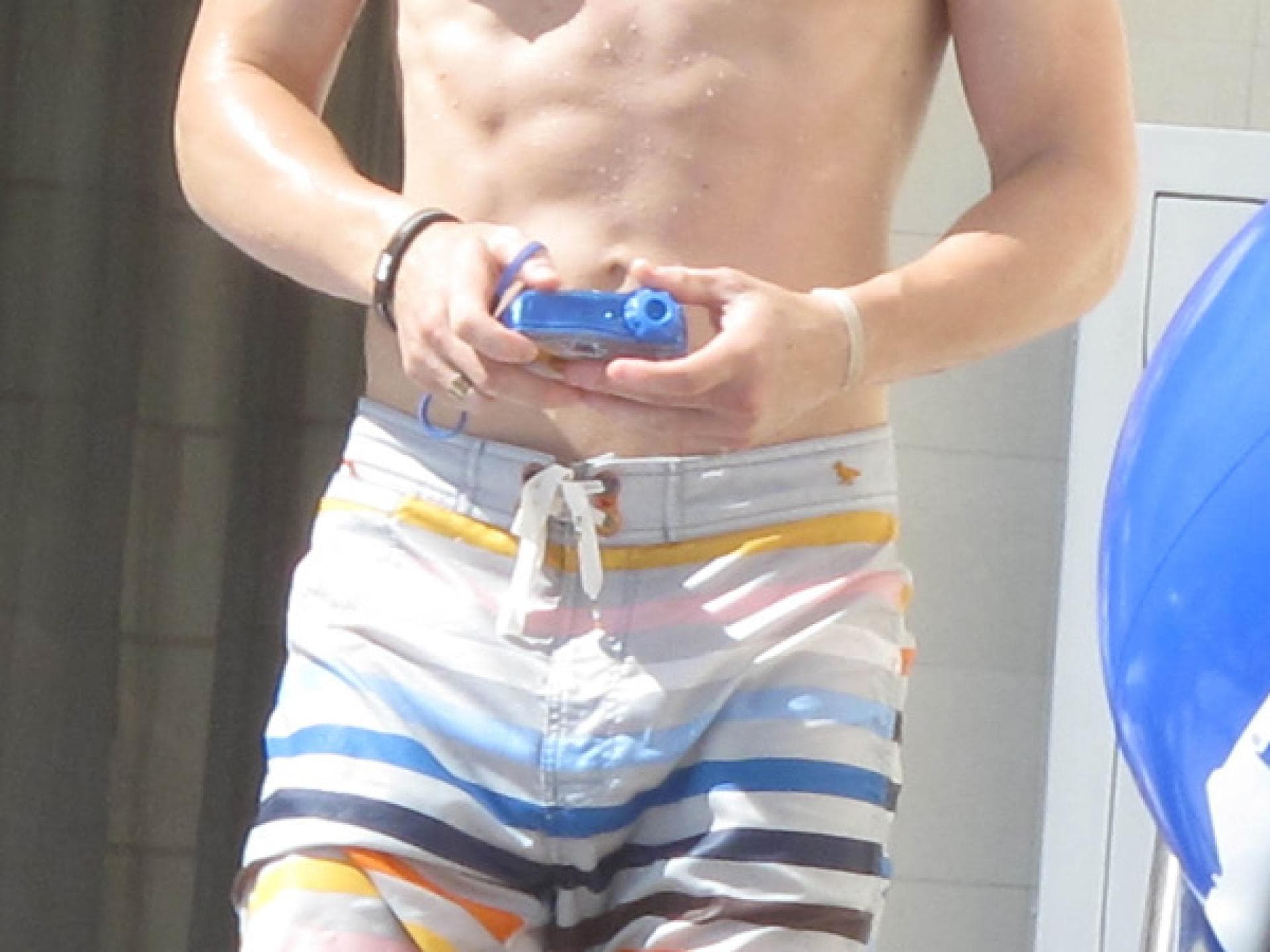 Kellan Lutz mit nacktem Oberkörper