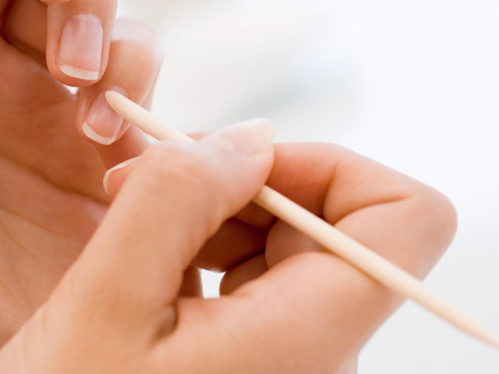 Wie entferne ich lästige Nagelhaut?