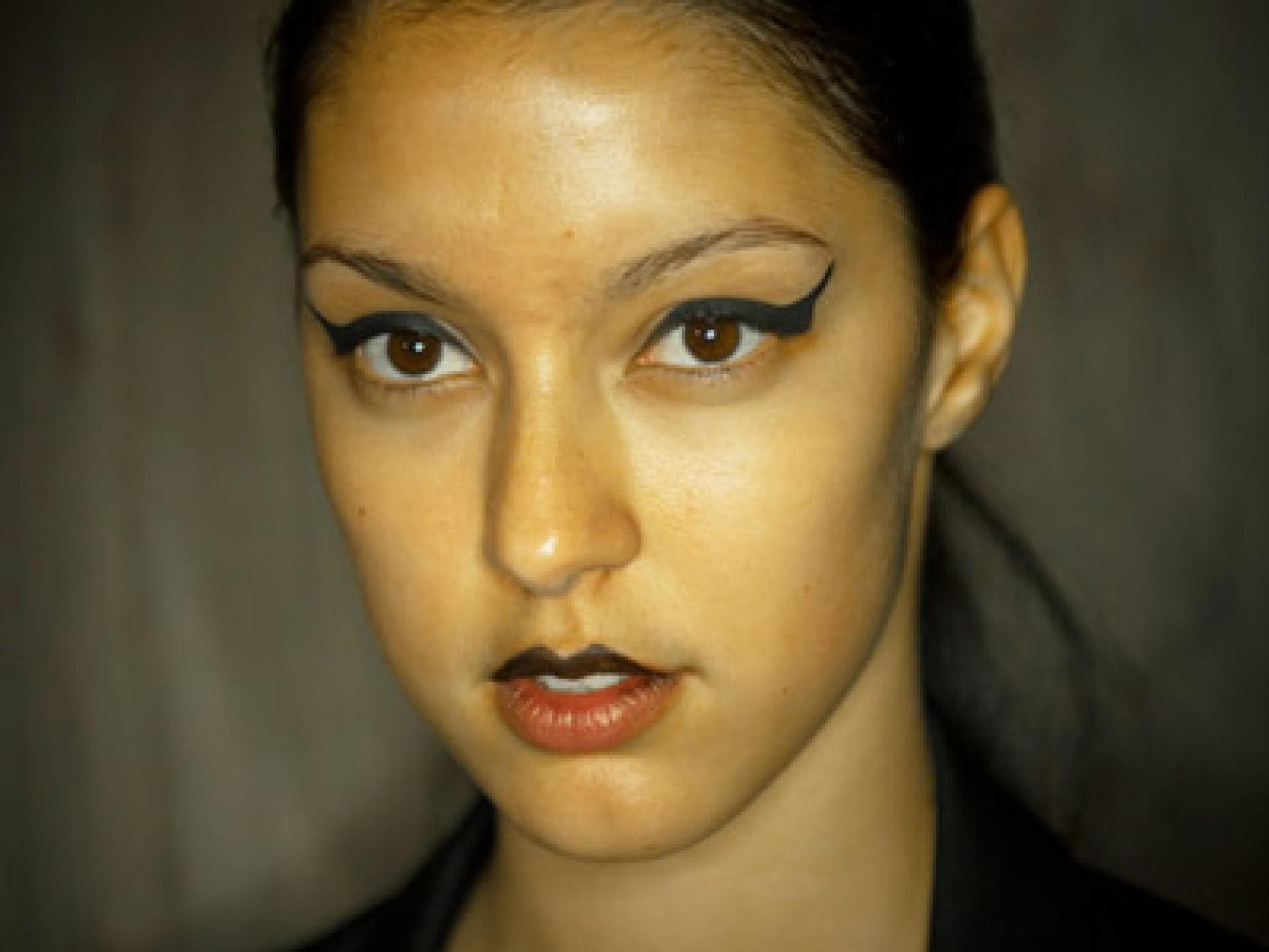 Rebecca backstage bei der London Fashion Week