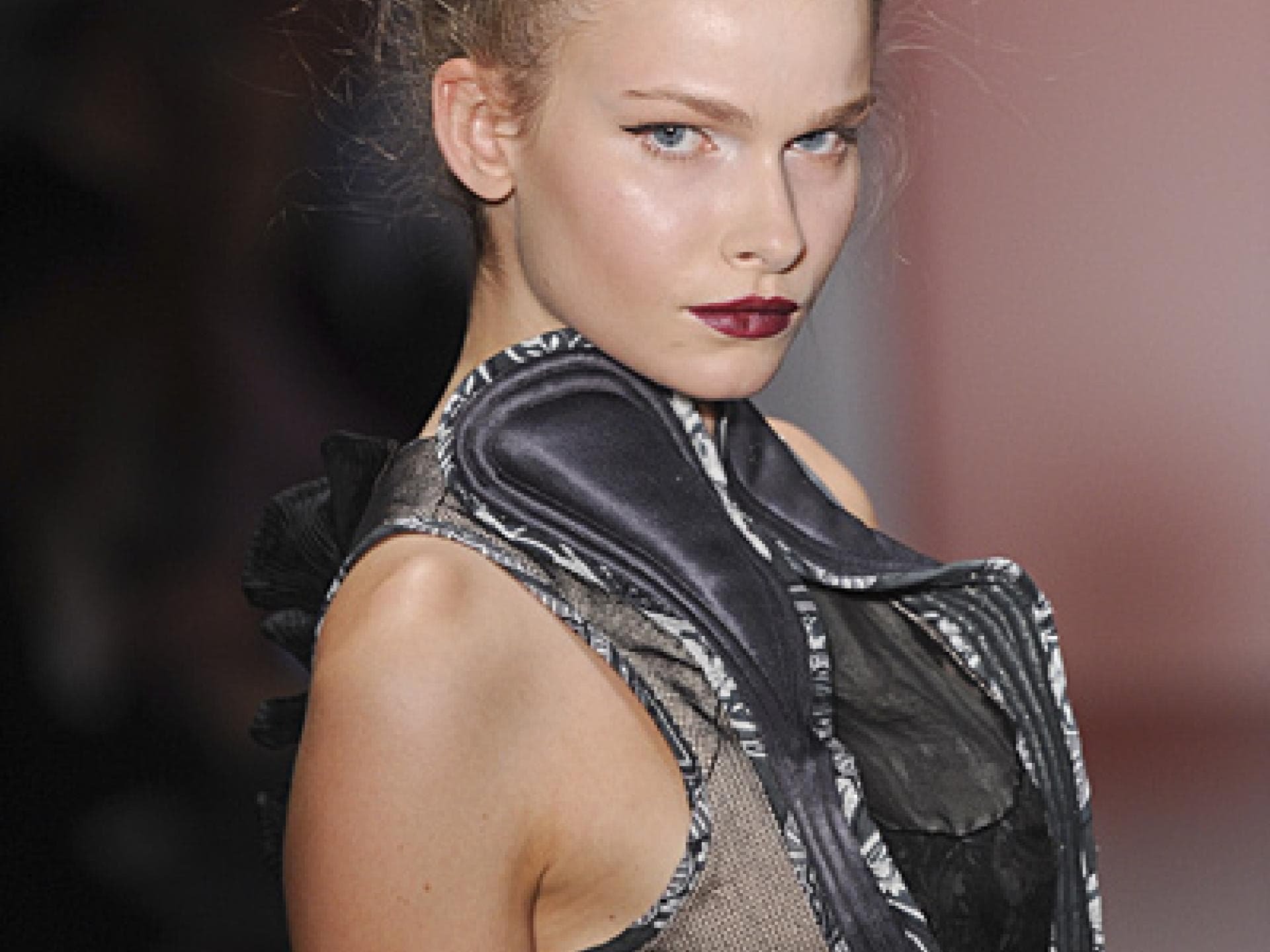 hochsteckfrisuren catwalk