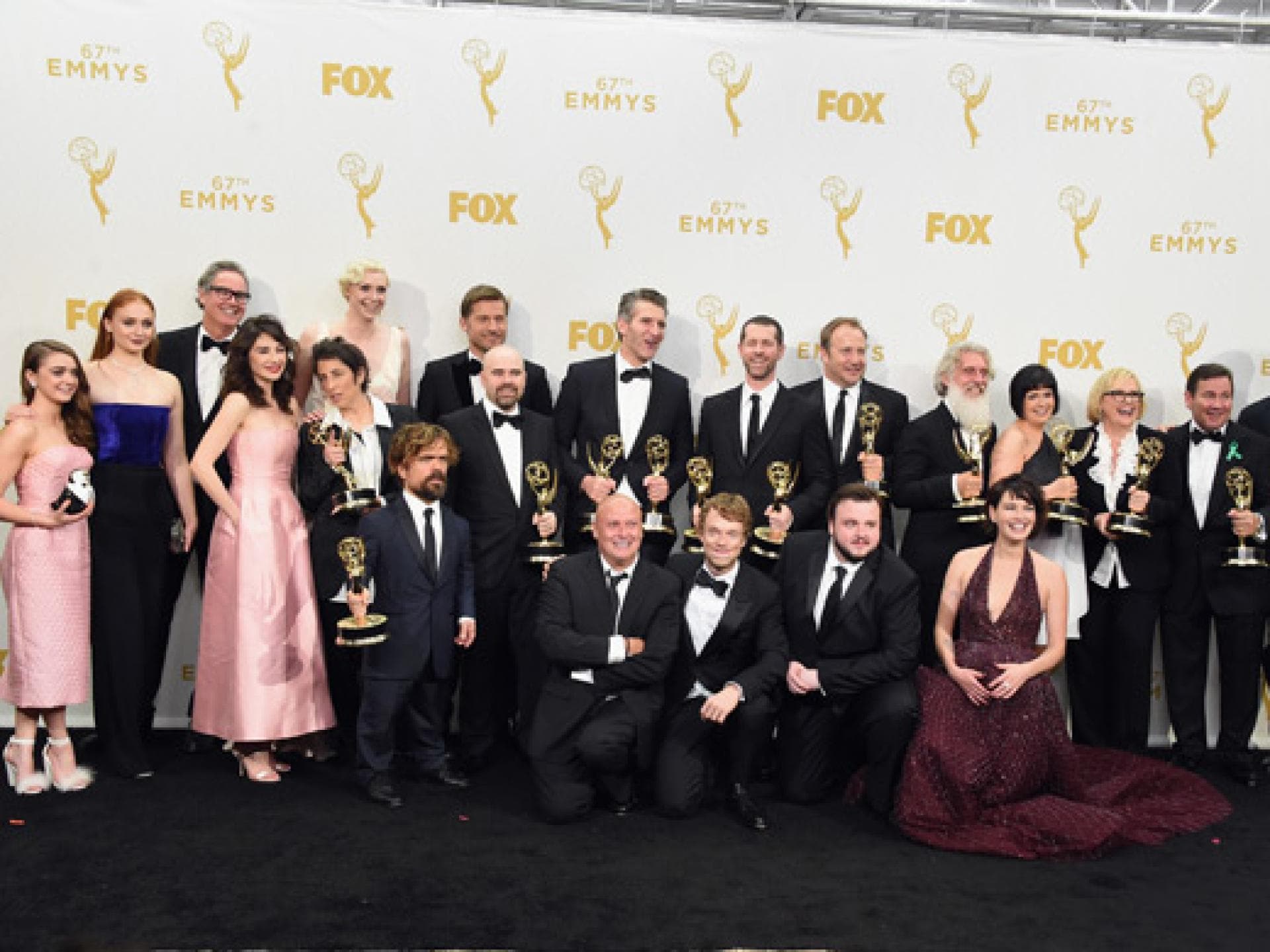 game-of-thrones-crew-2086334.jpg