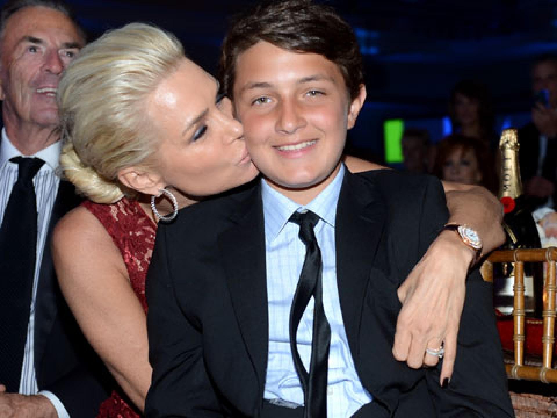 yolanda-foster-und-anwar-hadid-480x360-2086818.jpg