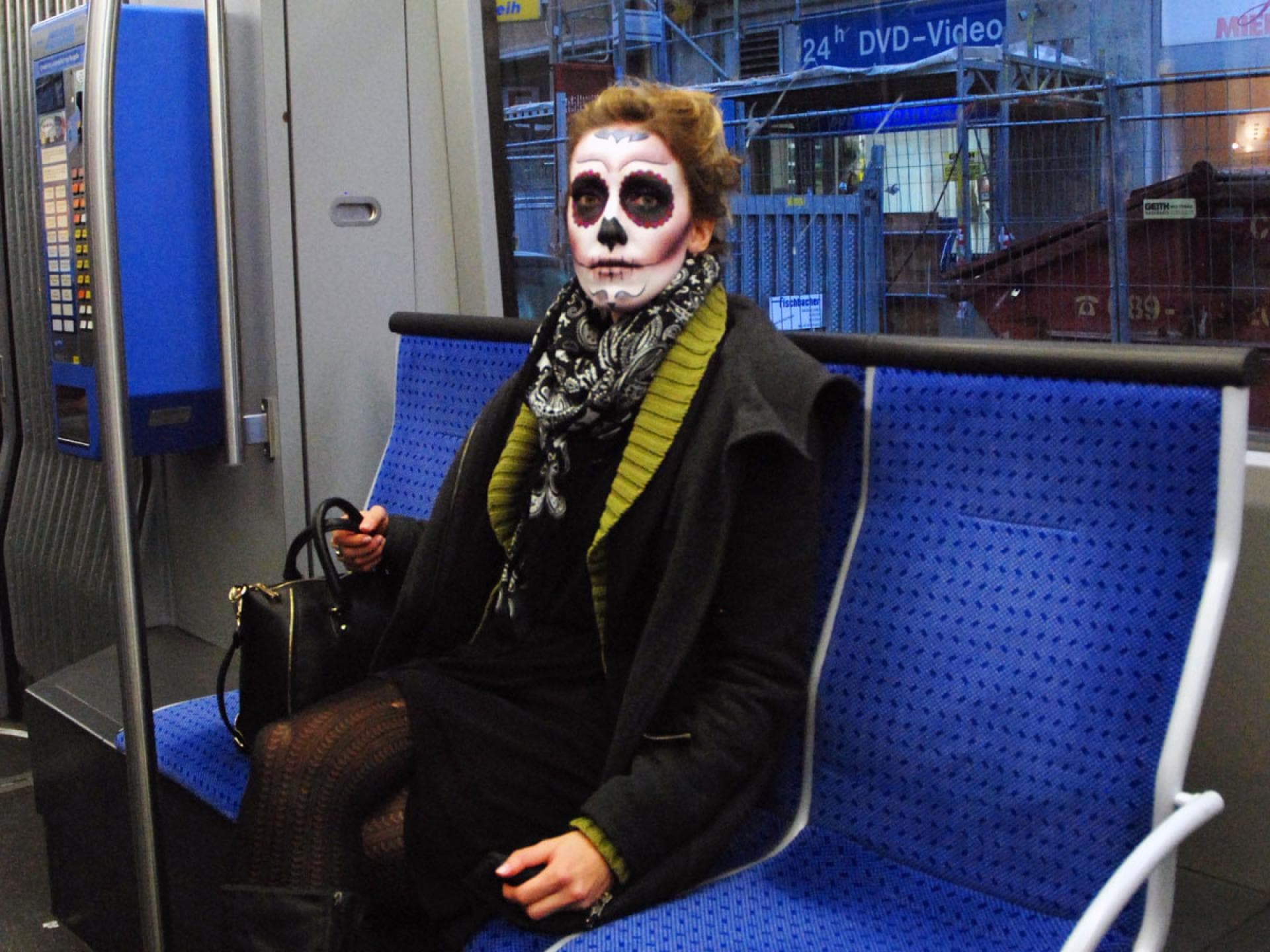 Chrissy-in-der-tram