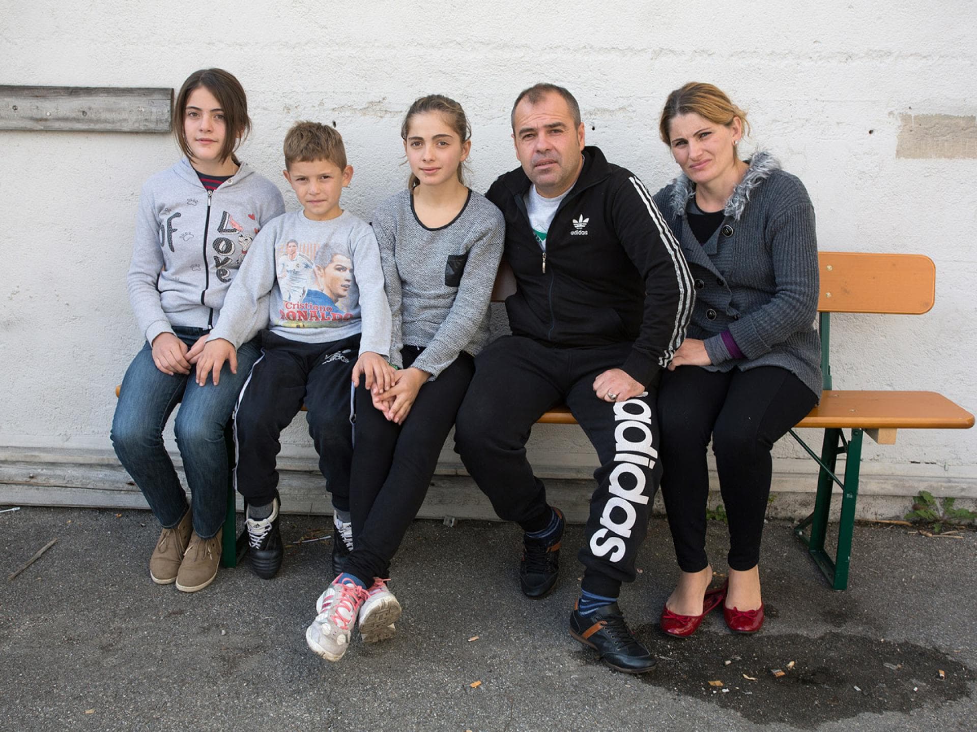 albanian-family_1200x900 albanian-family_1200x900